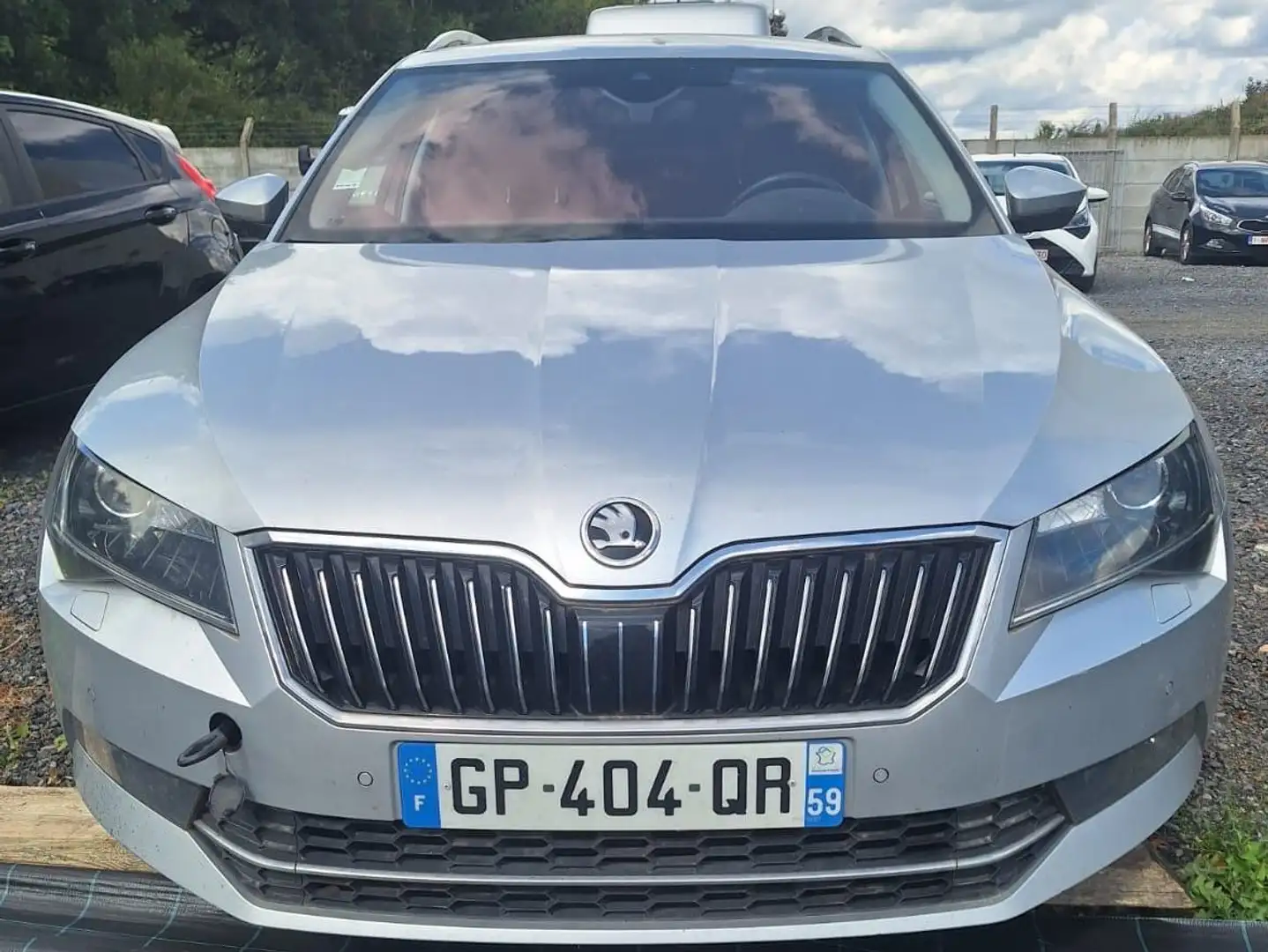 Skoda Superb Superb SW 1.6 CR TDi DSG ! PROBLÈME INJECTEUR! Plateado - 1