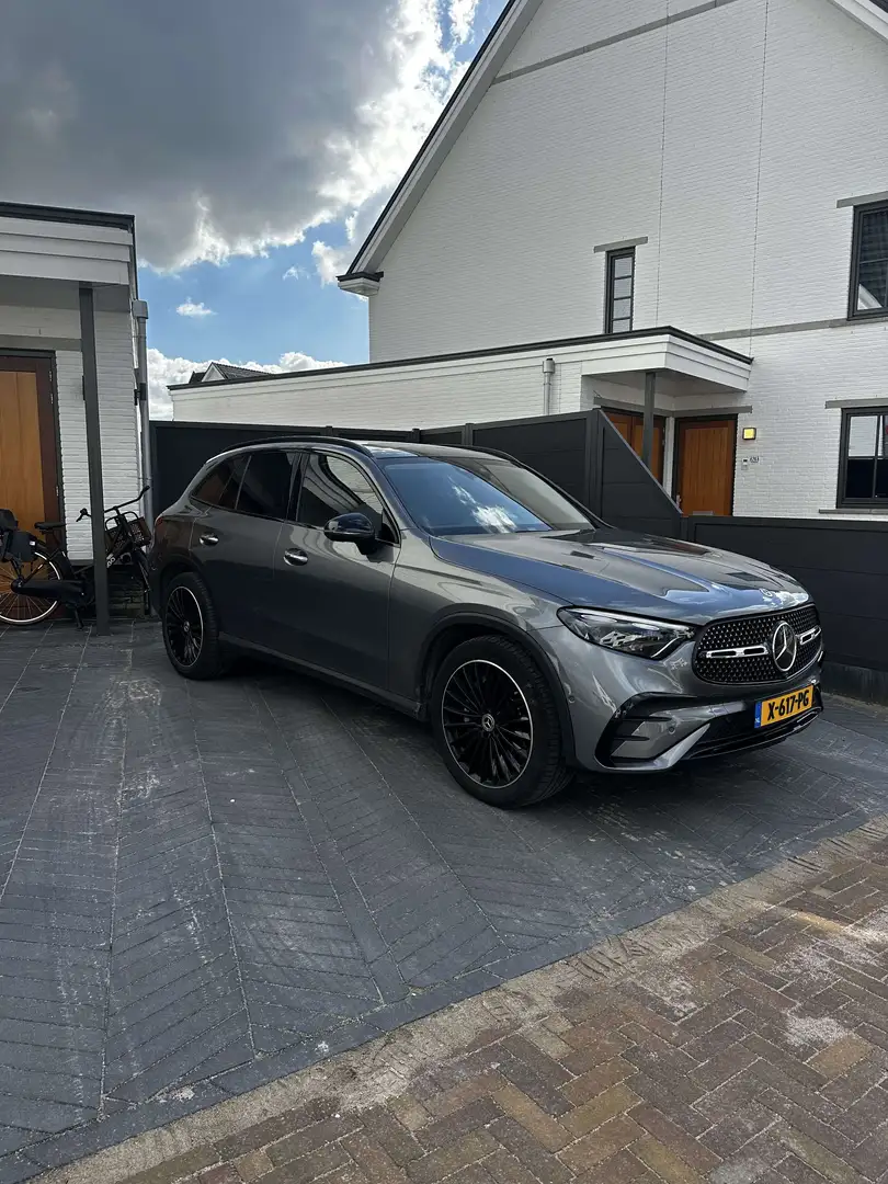 Mercedes-Benz GLC 200 AMG Line Grijs - 1
