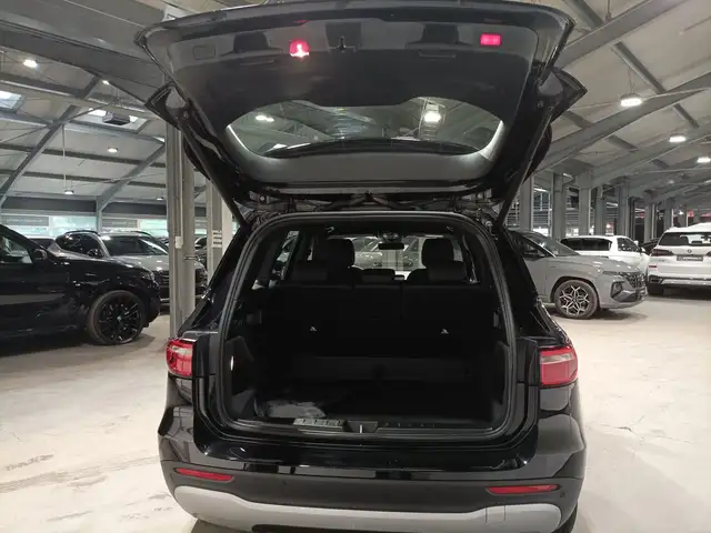 Mercedes-Benz GLB view 6