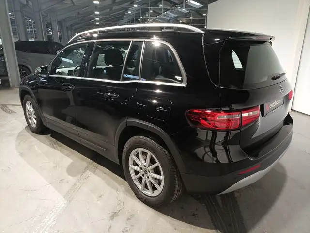 Mercedes-Benz GLB view 4