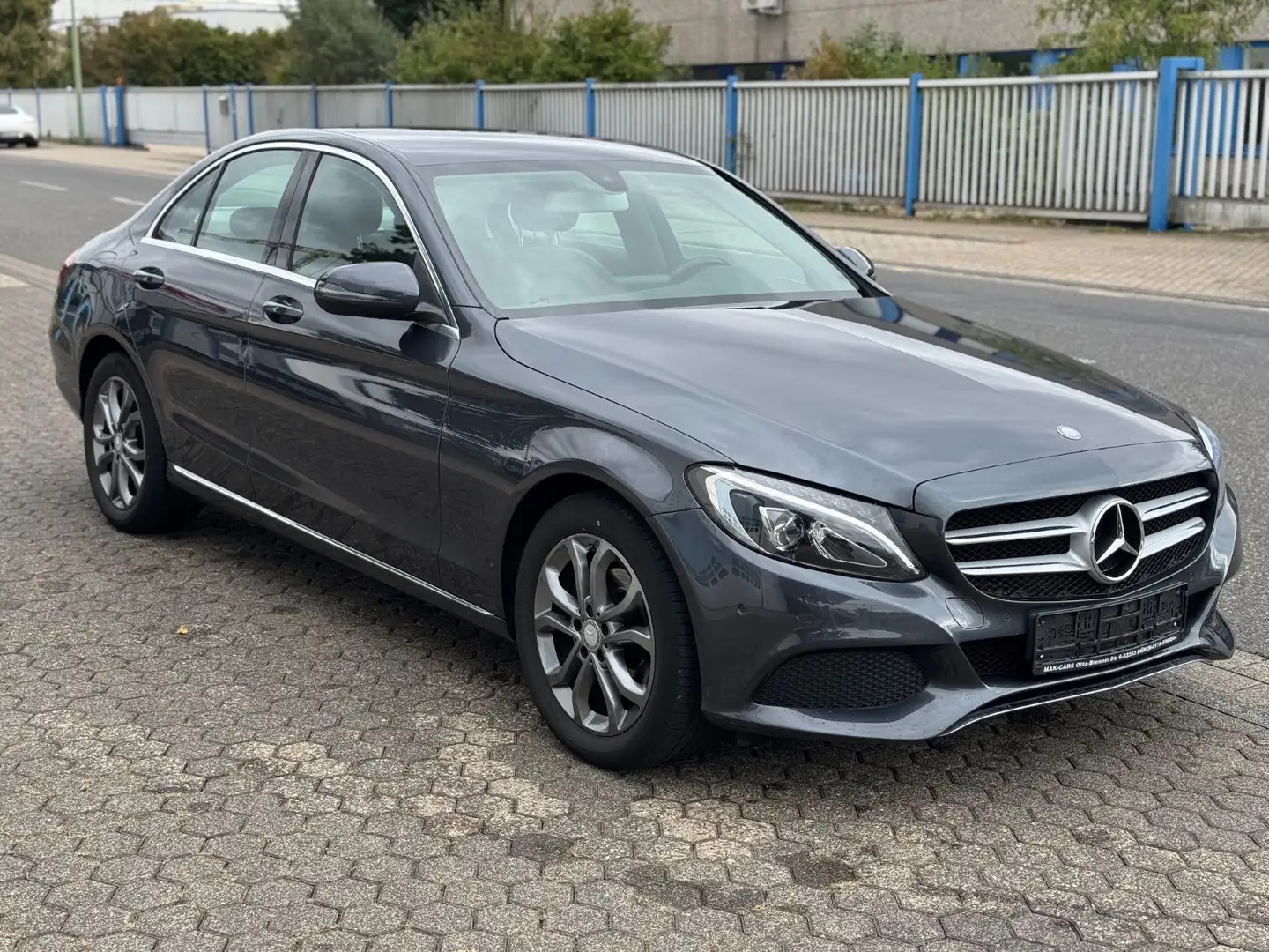 Mercedes-Benz C 200 d/Navi/Leder/Klima/SHZ/PDC/LED Grijs - 2