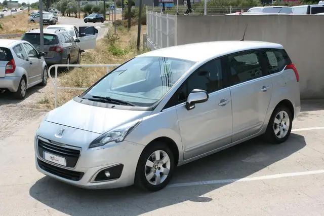 Peugeot 5008 1.6 BLUEHDI 120CH S\u0026S ACTIVE