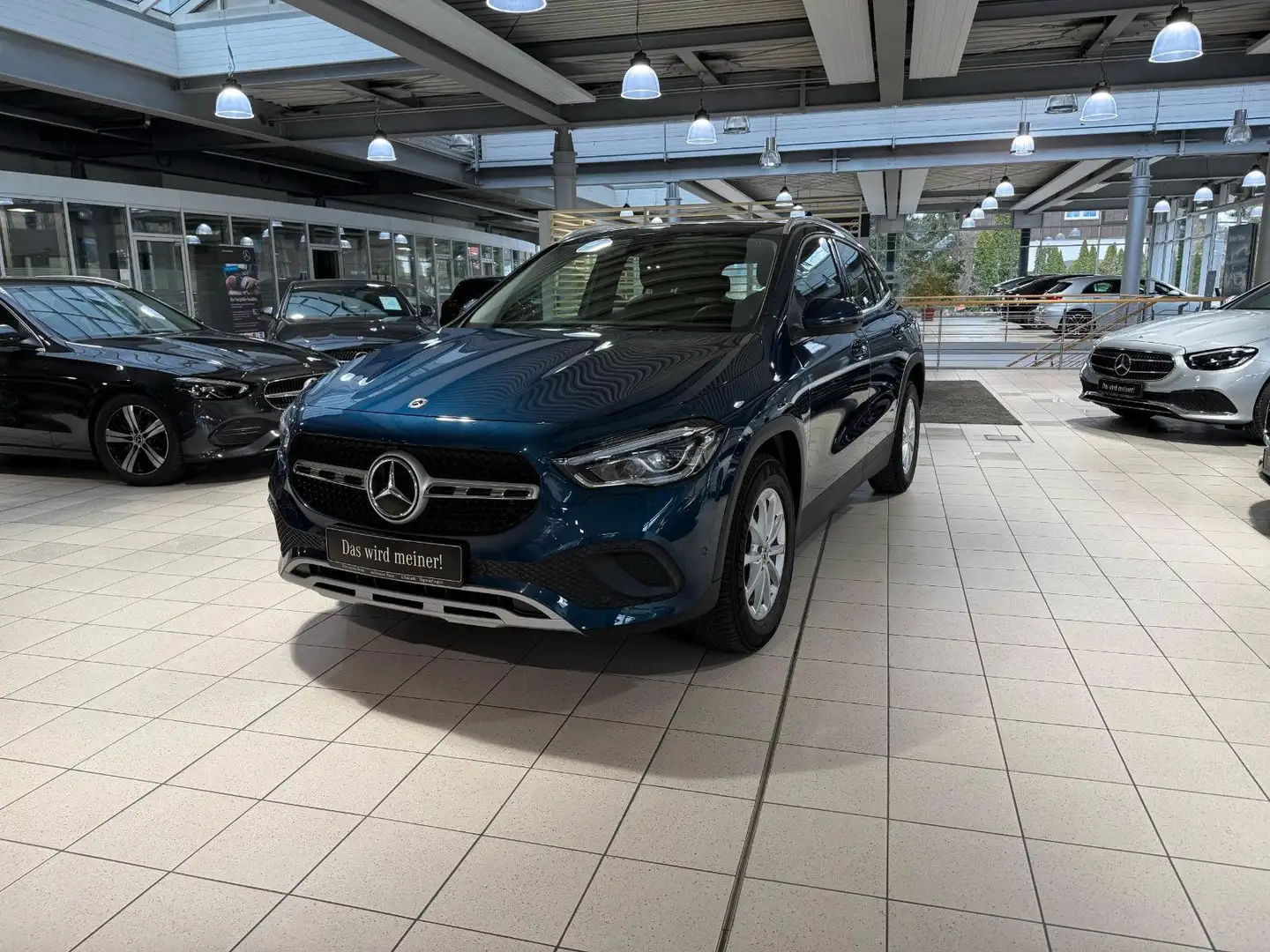 Mercedes-Benz GLA 200 LED / SZH / Easy-pack / Kamera Modrá - 1