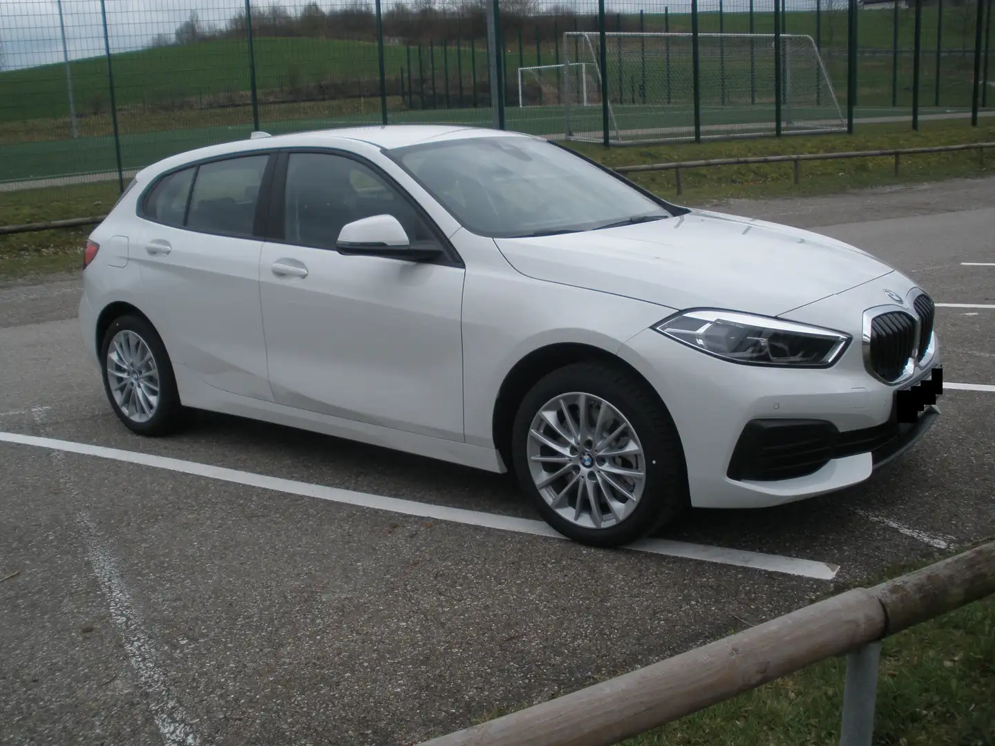 BMW 120 120i Aut. Advantage SHZ Lordose PDC DAB Weiß - 1