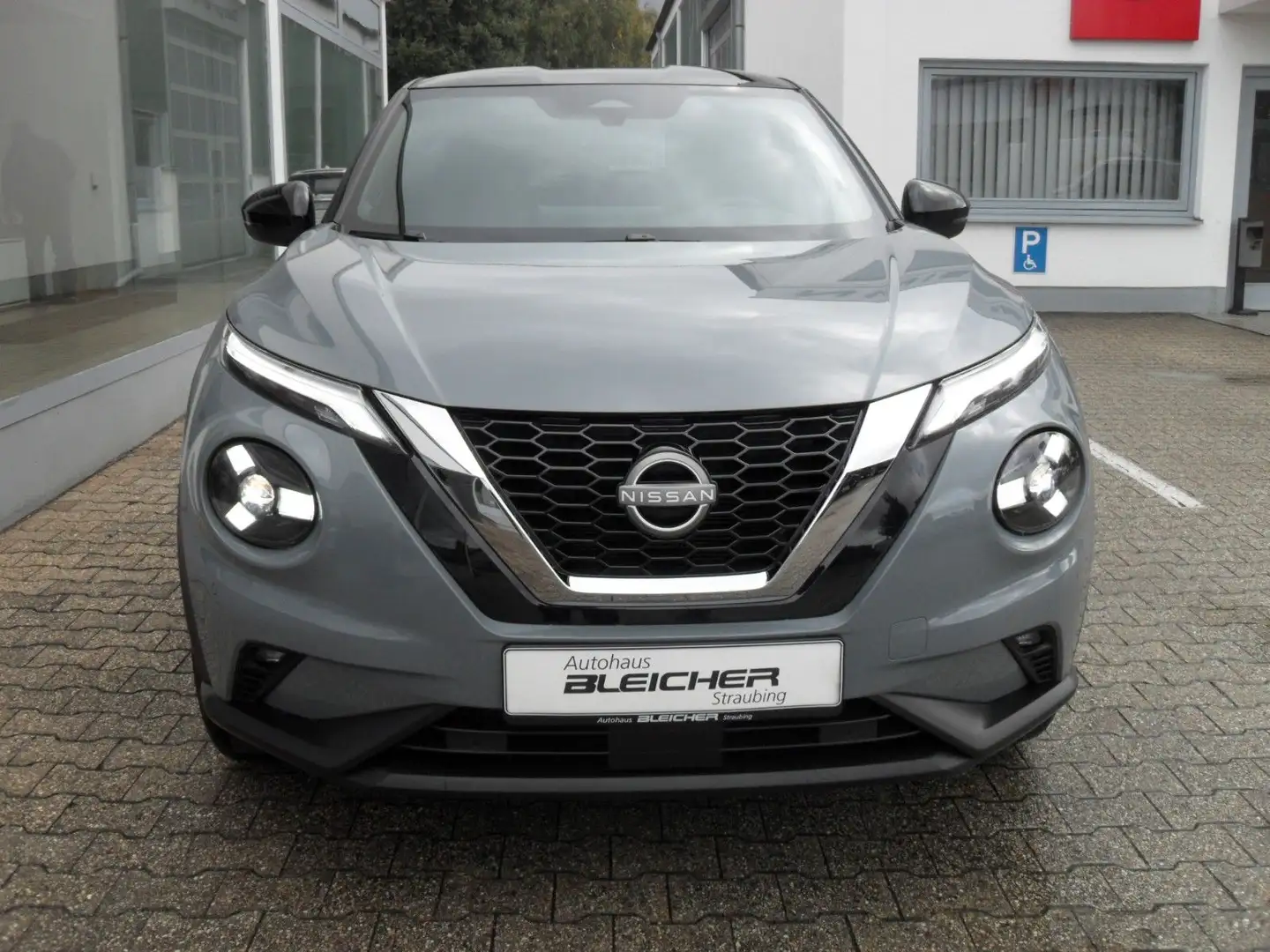 Nissan Juke 1,0 N-Connecta Benzin | WP | Navi Grau - 2