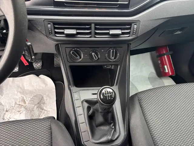 Volkswagen Polo view 10