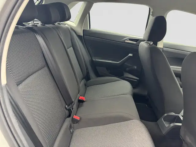 Volkswagen Polo view 14