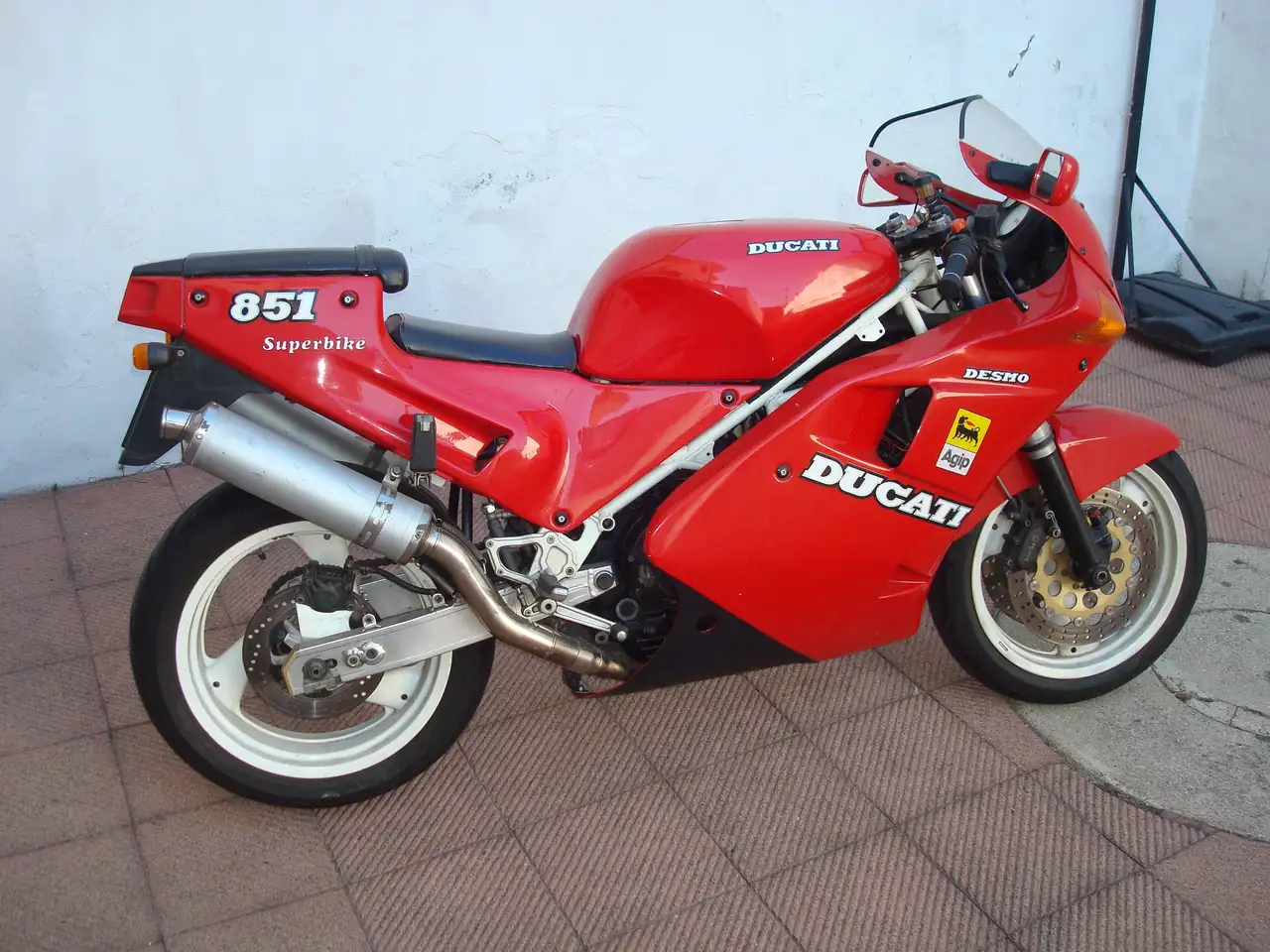 Ducati 851