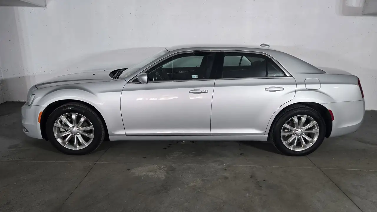 Chrysler 300 снимка Chrysler 300