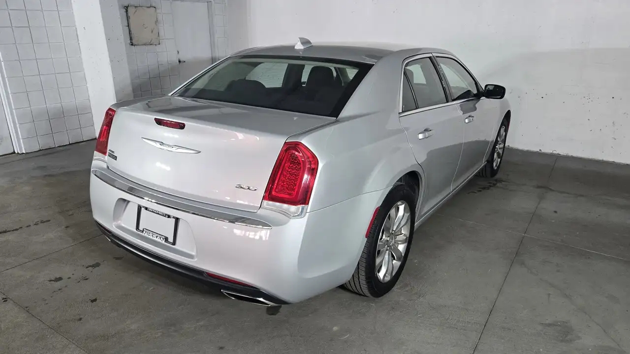 Chrysler 300 снимка Chrysler 300