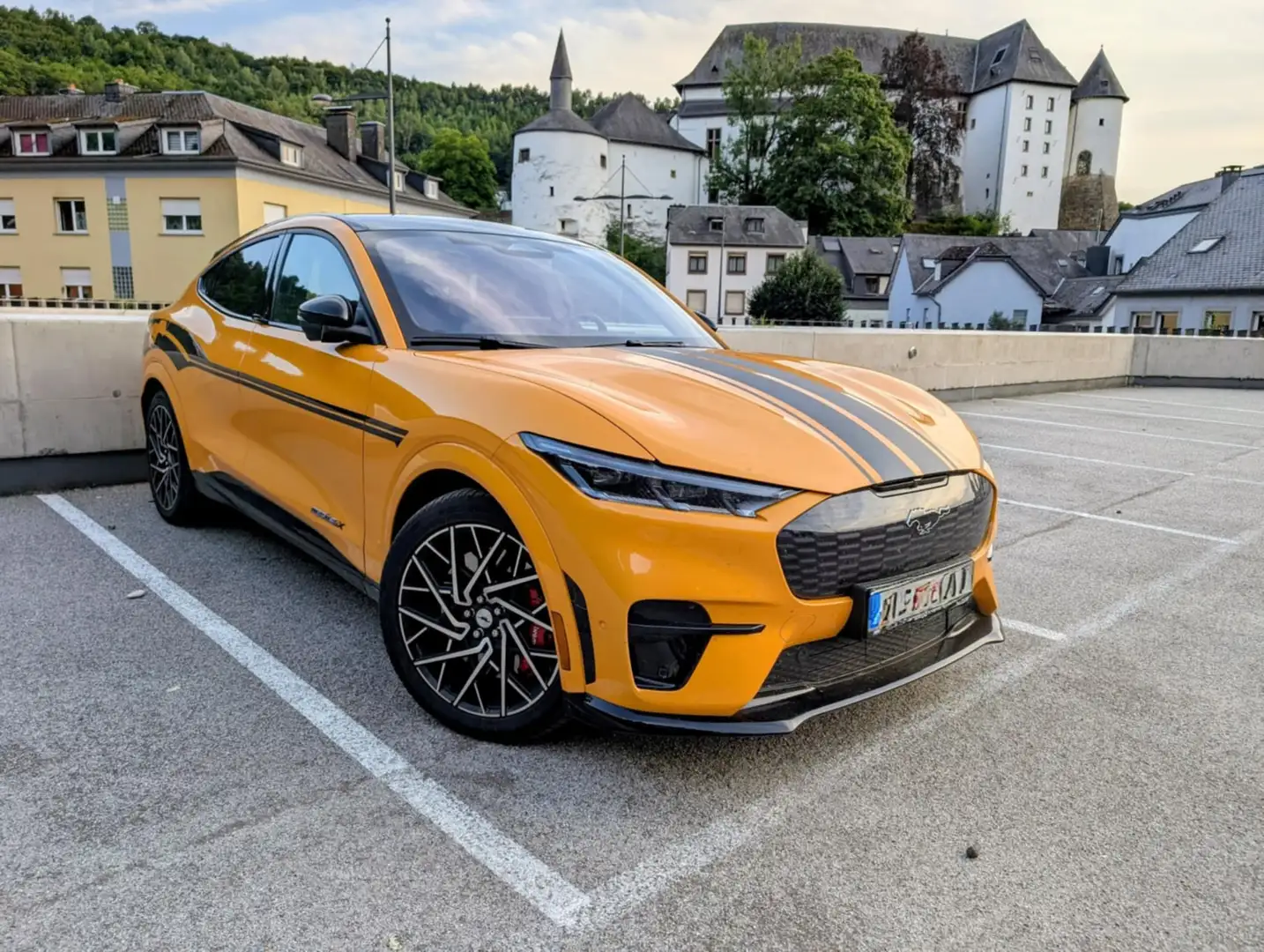 Ford Mustang Mach-E Mustang Mach-E 99 kWh AWD GT Extended Range Oranje - 1