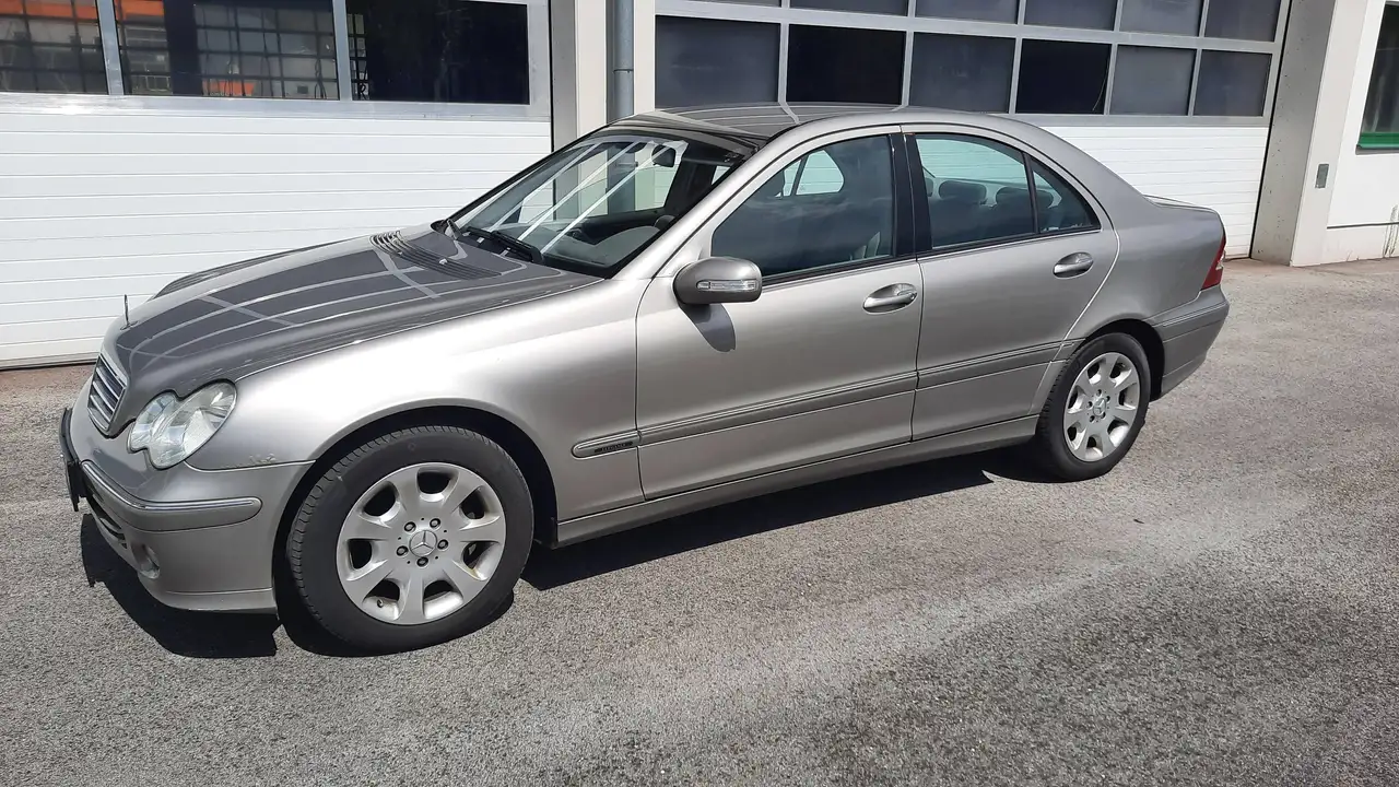 Mercedes-Benz C 220