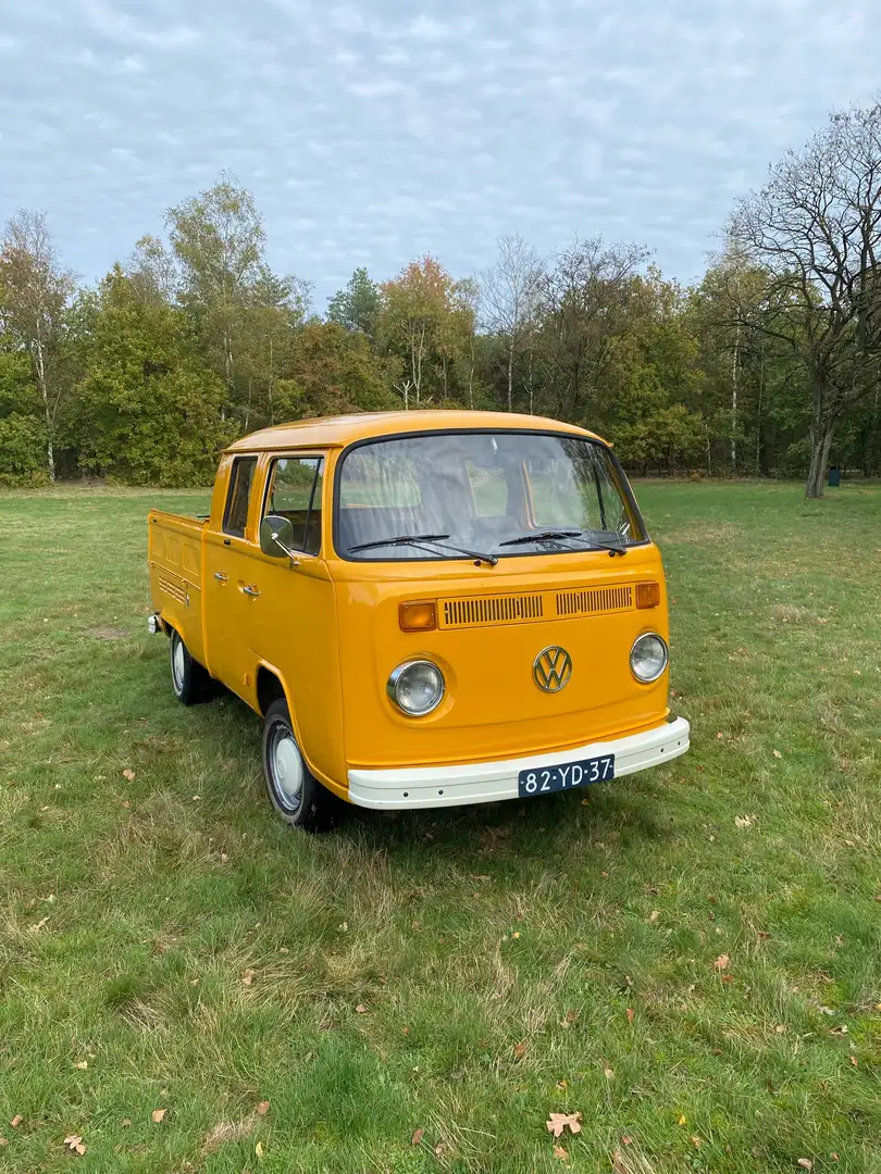 Volkswagen T2 volkswagen T2 doka  dubbel cabine Yellow - 2