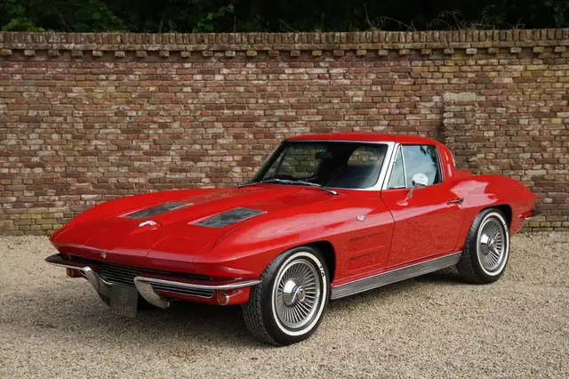 Corvette Stingray C2 Split Window Rare one-year-only "Split Window"