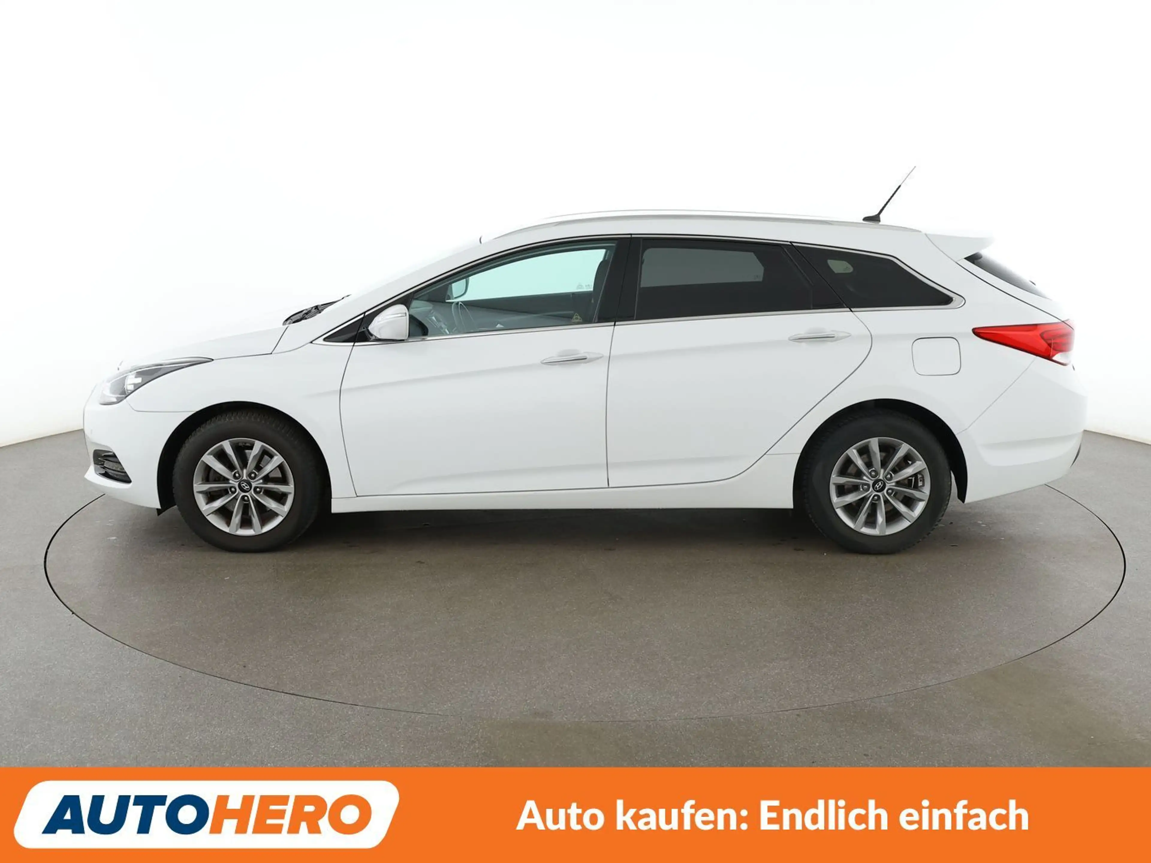 Hyundai i40 1.6 Trend Blue*TEMPO*PDC*SHZ*LIM*ALU*KLIMA* — photo 3