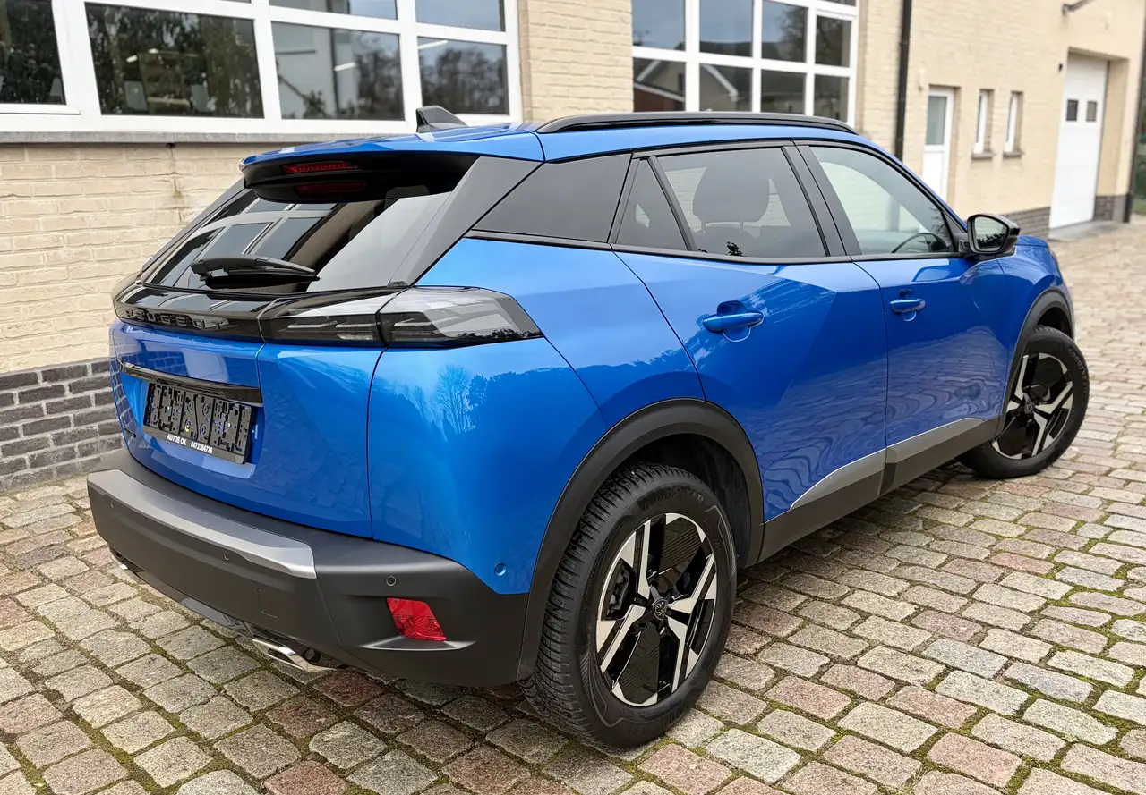 Peugeot 2008 1.2 PureTech Allure S ### 18000 km ### 6