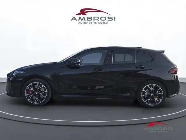 BMW 1 Series view 4