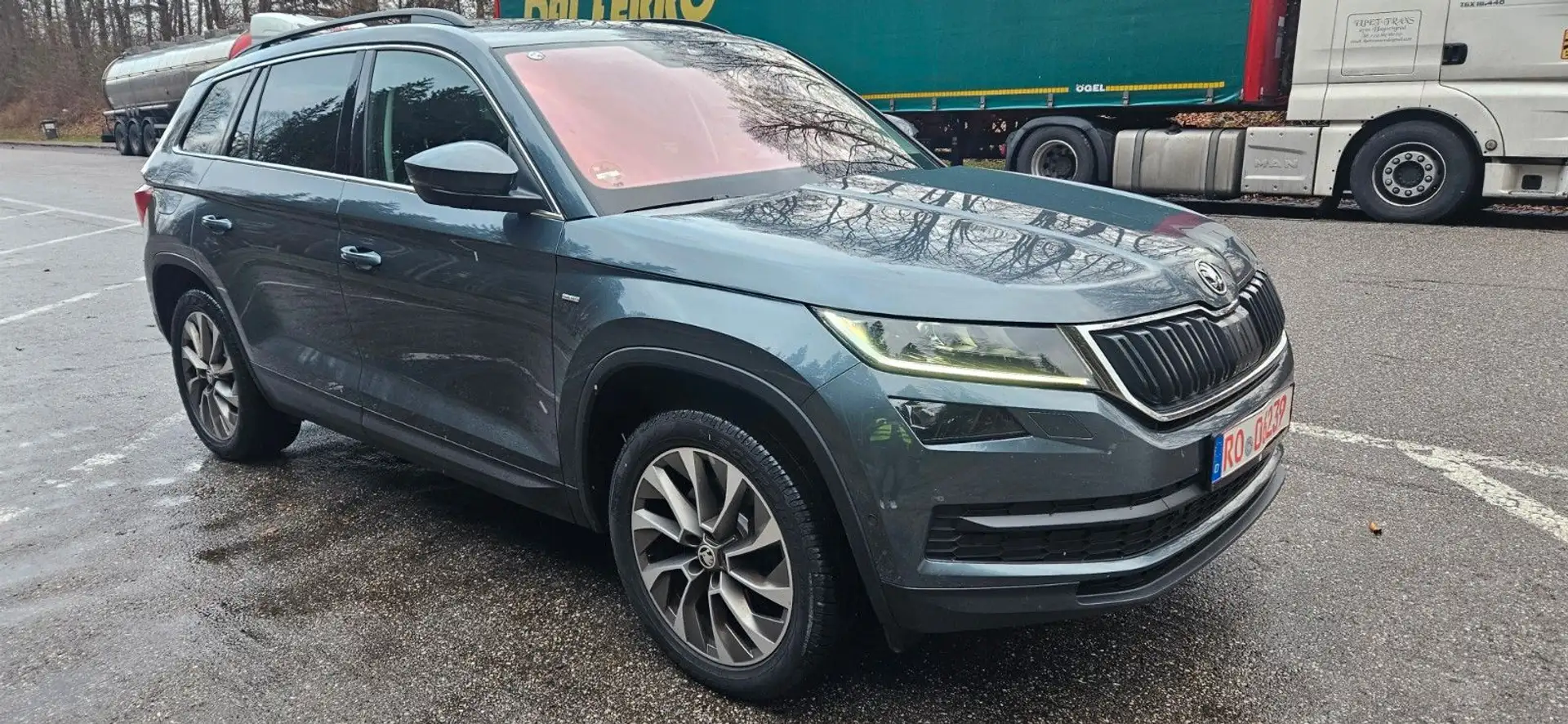 Skoda Kodiaq Clever 4x4;Pano,Blis,AHK,,19Zoll,RFK,360g Grau - 1