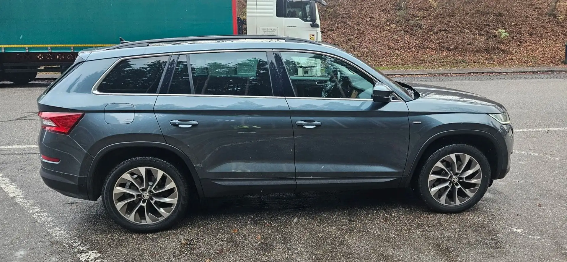 Skoda Kodiaq Clever 4x4;Pano,Blis,AHK,,19Zoll,RFK,360g Grau - 2