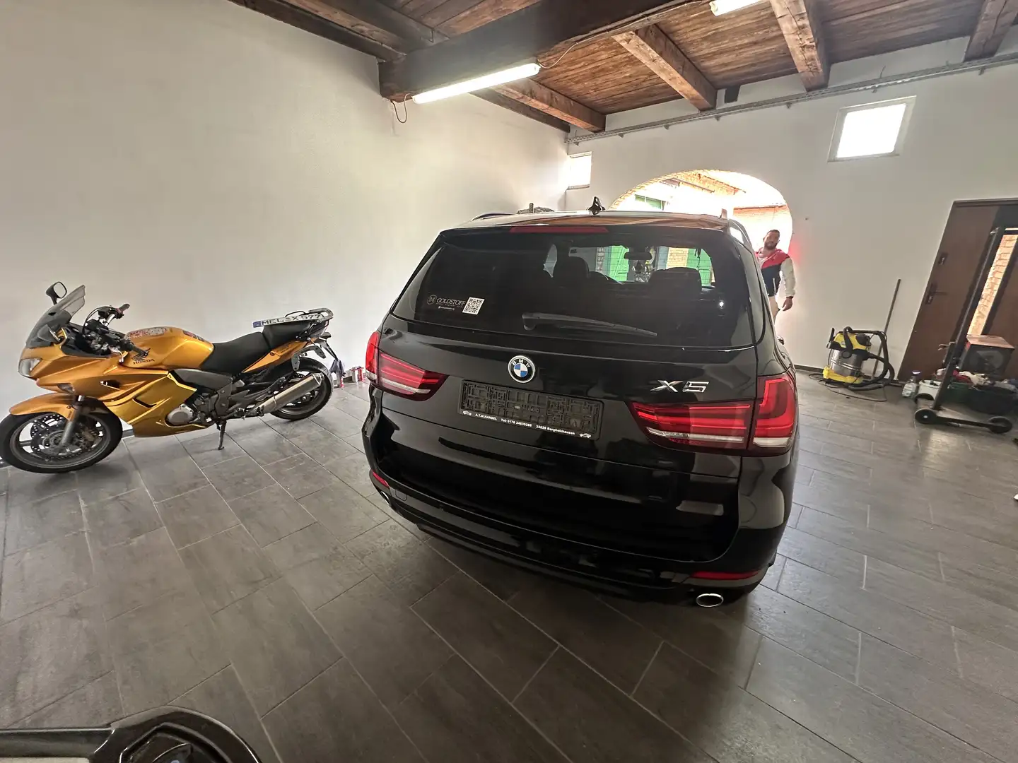 BMW X5 xDrive 30 d Schwarz - 2