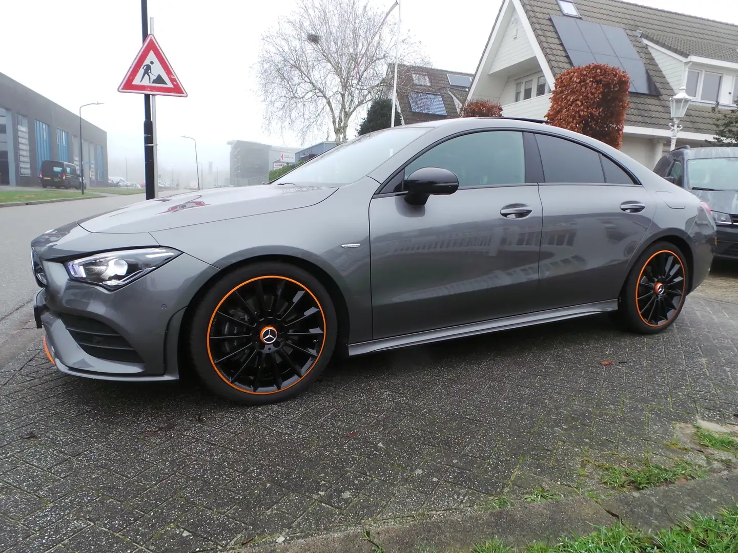 Mercedes-Benz CLA 220 4MATIC AMG Orange Art Edition Pano,Burmester,Stoel Grigio - 1