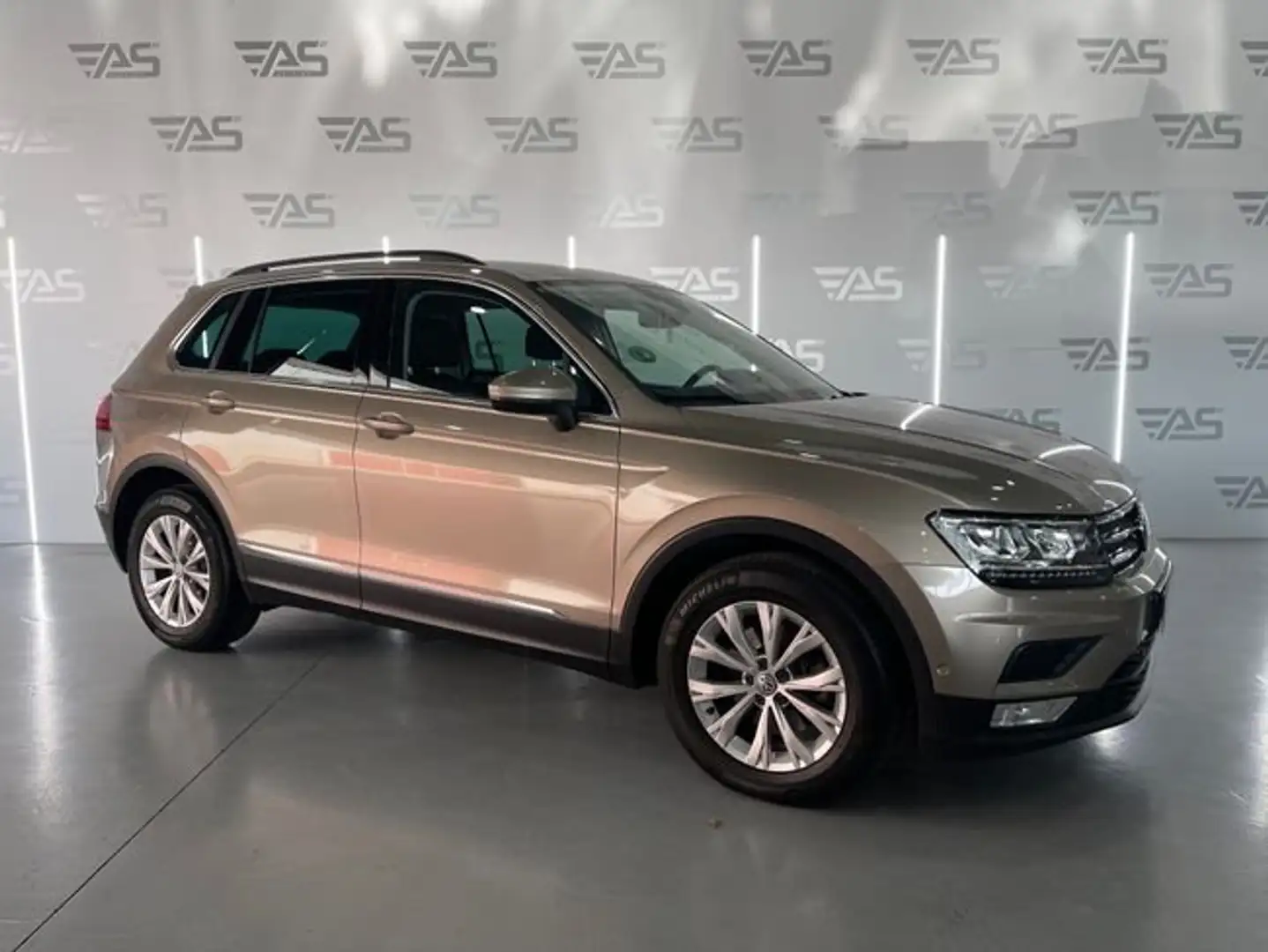 Volkswagen Tiguan ADVANCE BLUEMOTION Beige - 2