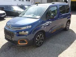 Citroën Berlingo Kombi Diesel 5 Türer M BlueHDi 130 EAT8 SHINE Panoramadach, Standheizung, Anhängerkupplung , 1. Hand, Sitzheizun