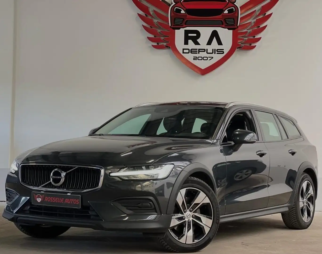Volvo V60 Cross Country D3 AWD Geartronic Gris - 2