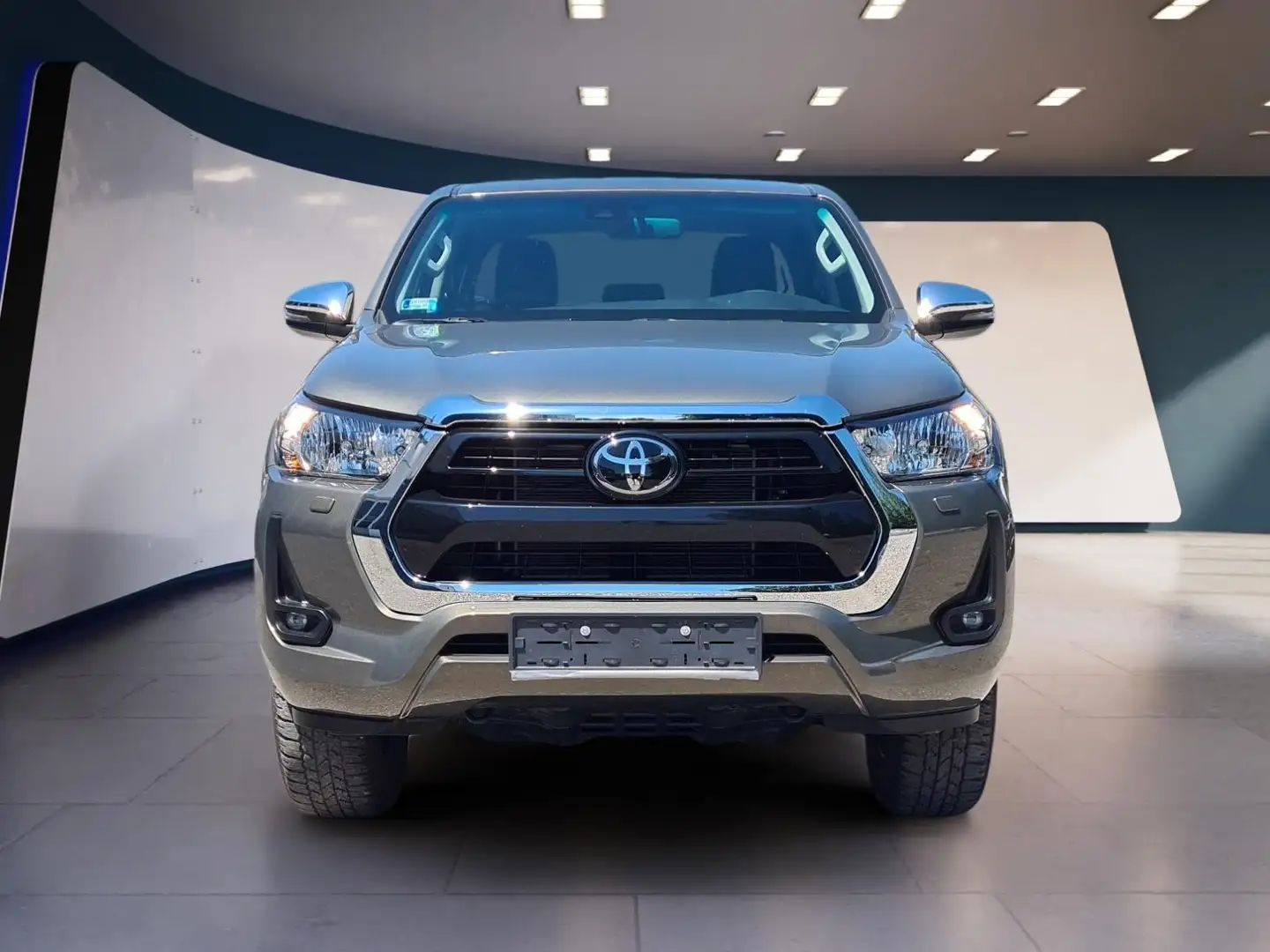 Toyota Hilux 2.4D DoubleCab Comfort 4x4 AHK RSA PCS LDA Bronze - 2
