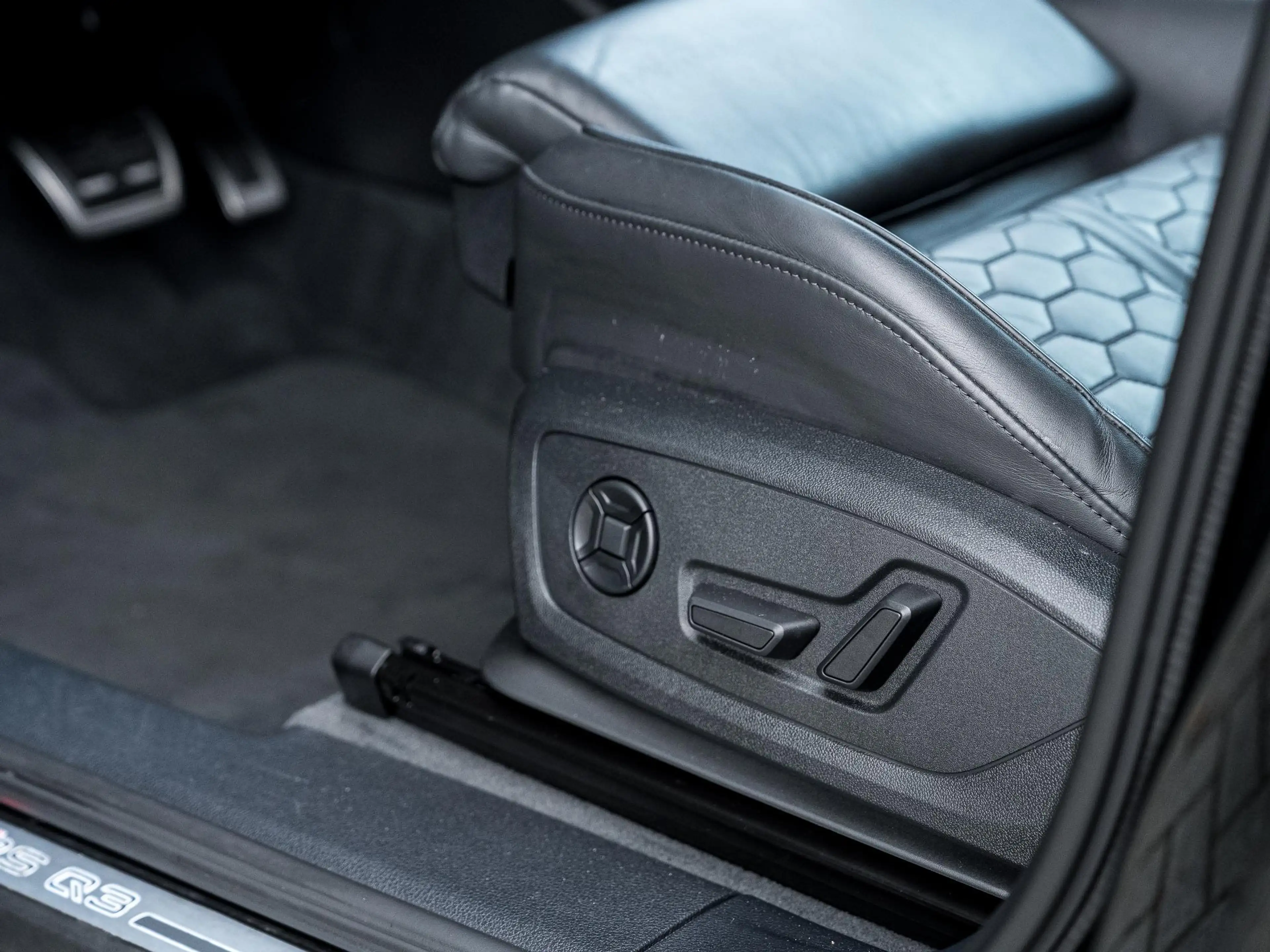 Audi RS Q3 TFSI | SONOS Audio | Adaptive Demping | RS Plus Ze — photo 4