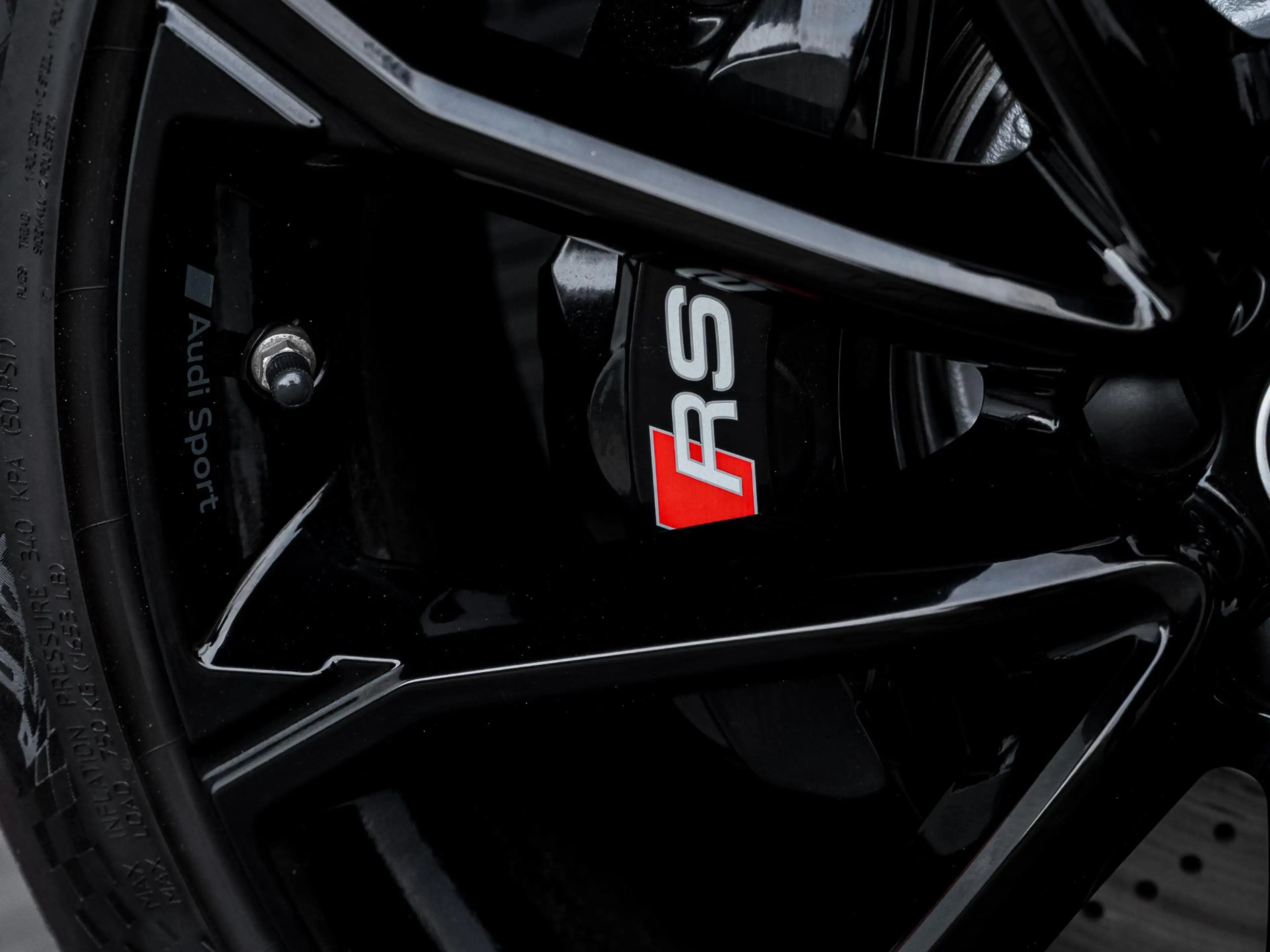 Audi RS Q3 TFSI | SONOS Audio | Adaptive Demping | RS Plus Ze — photo 9