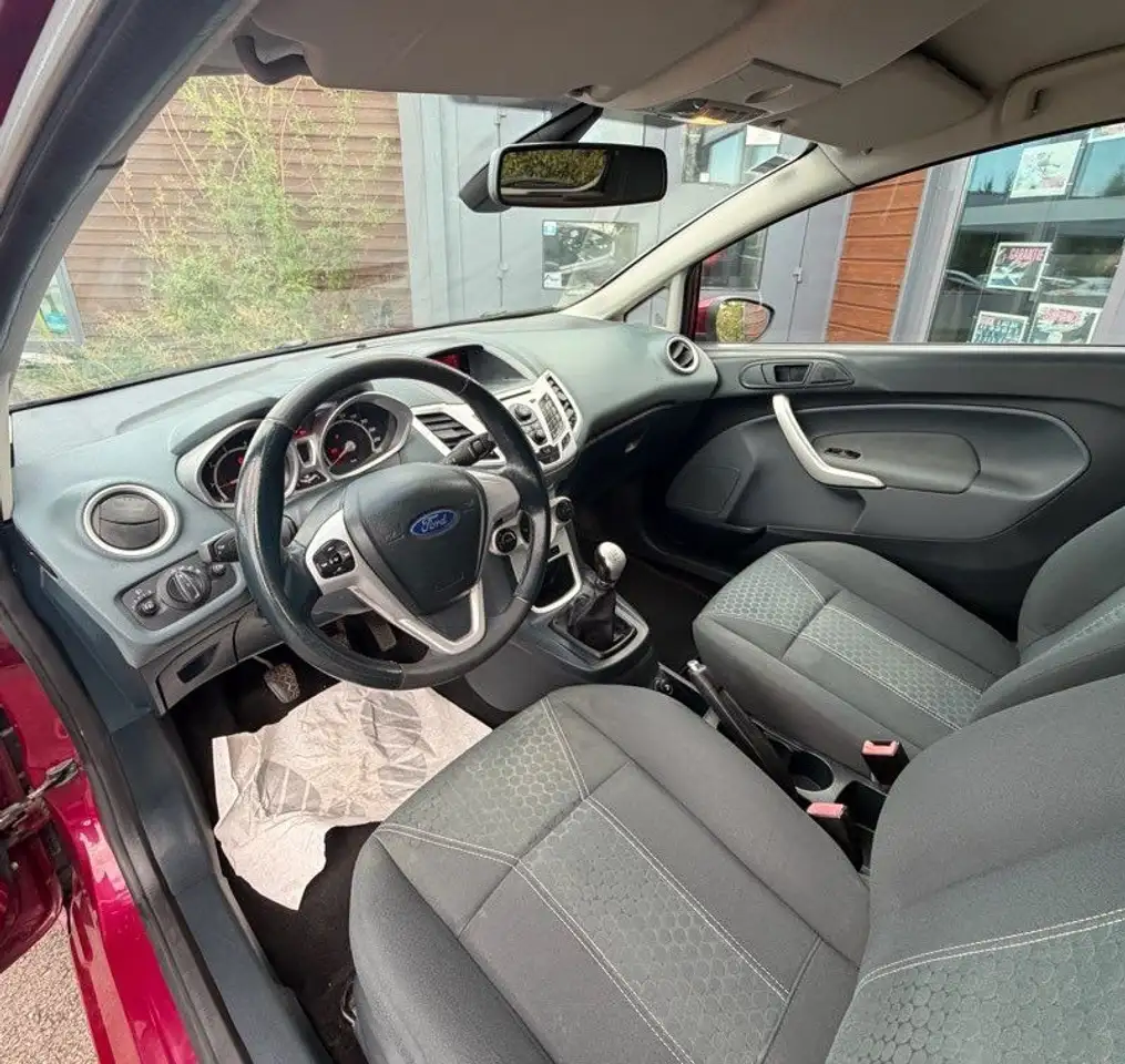 Ford Fiesta 3 portes — photo 3