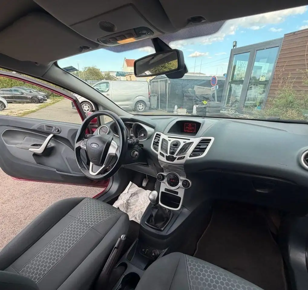 Ford Fiesta 3 portes — photo 5