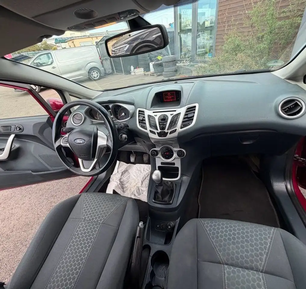 Ford Fiesta 3 portes — photo 6