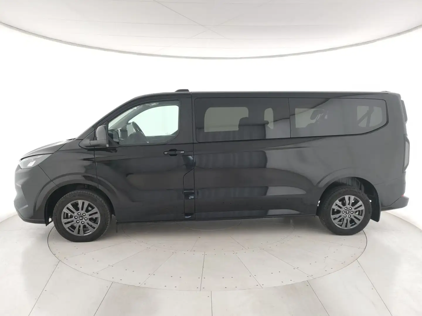 Ford Tourneo Custom V710 320 2.0 ecoblue 136cv Titanium L2H1 A8 Nero - 2