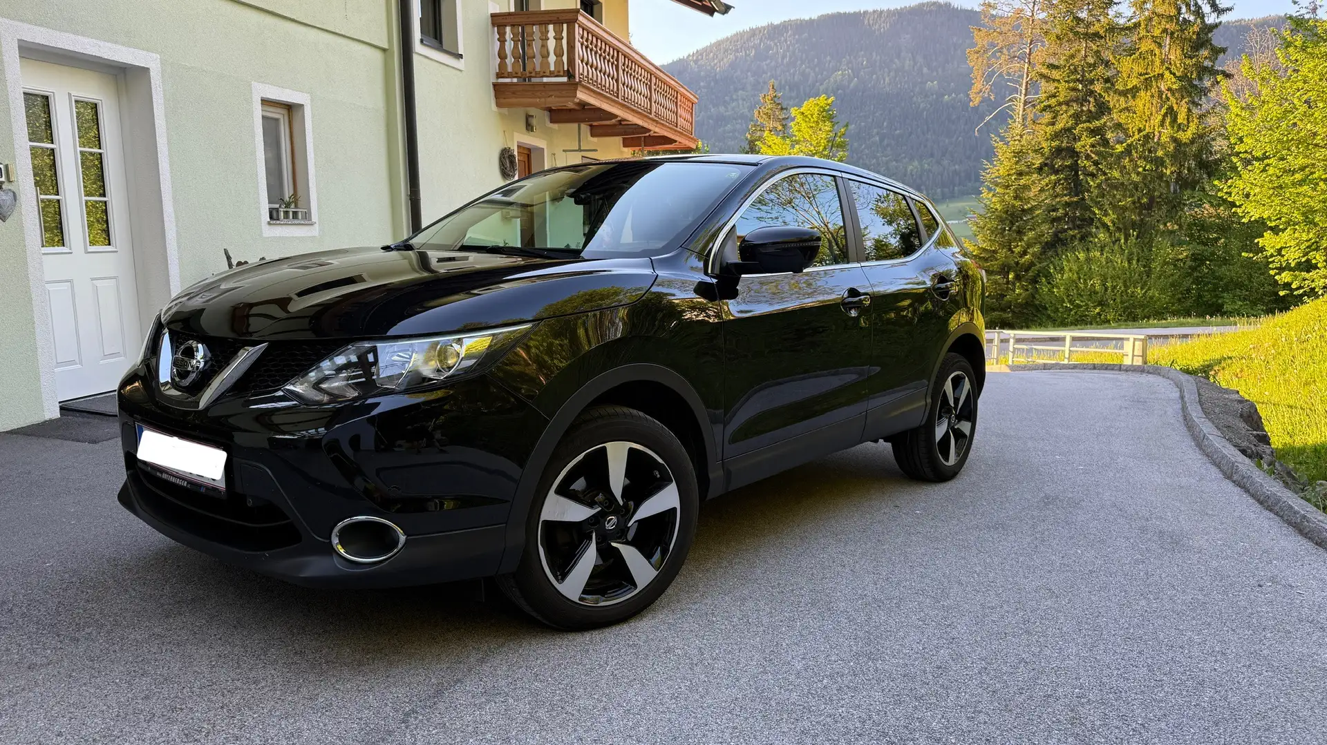 Nissan Qashqai 1,6 dci ALL-Mode 4x4 Schwarz - 1