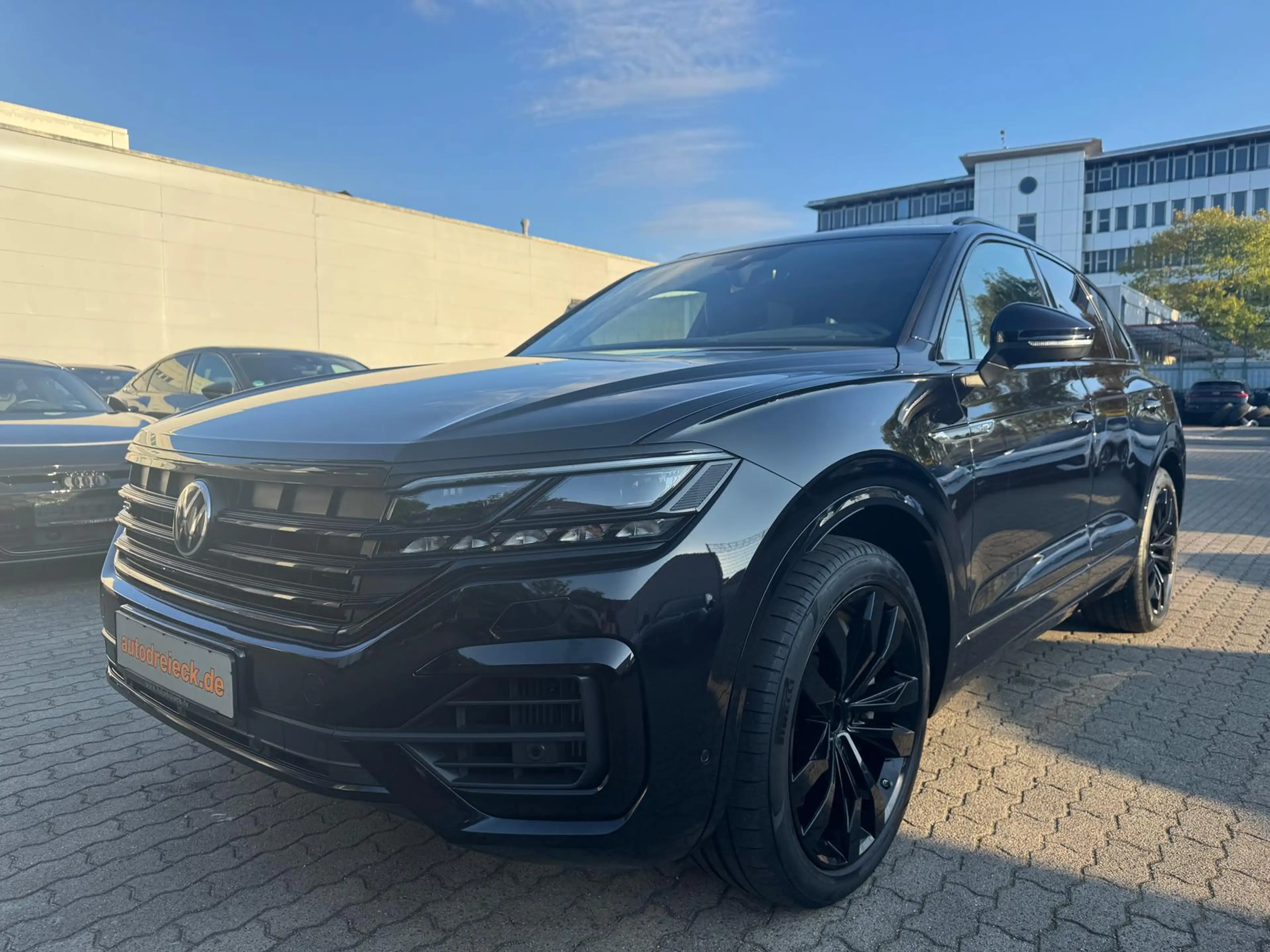 Volkswagen Touareg R e-Hybrid ACC AIR AHK PANO 360° 21Z