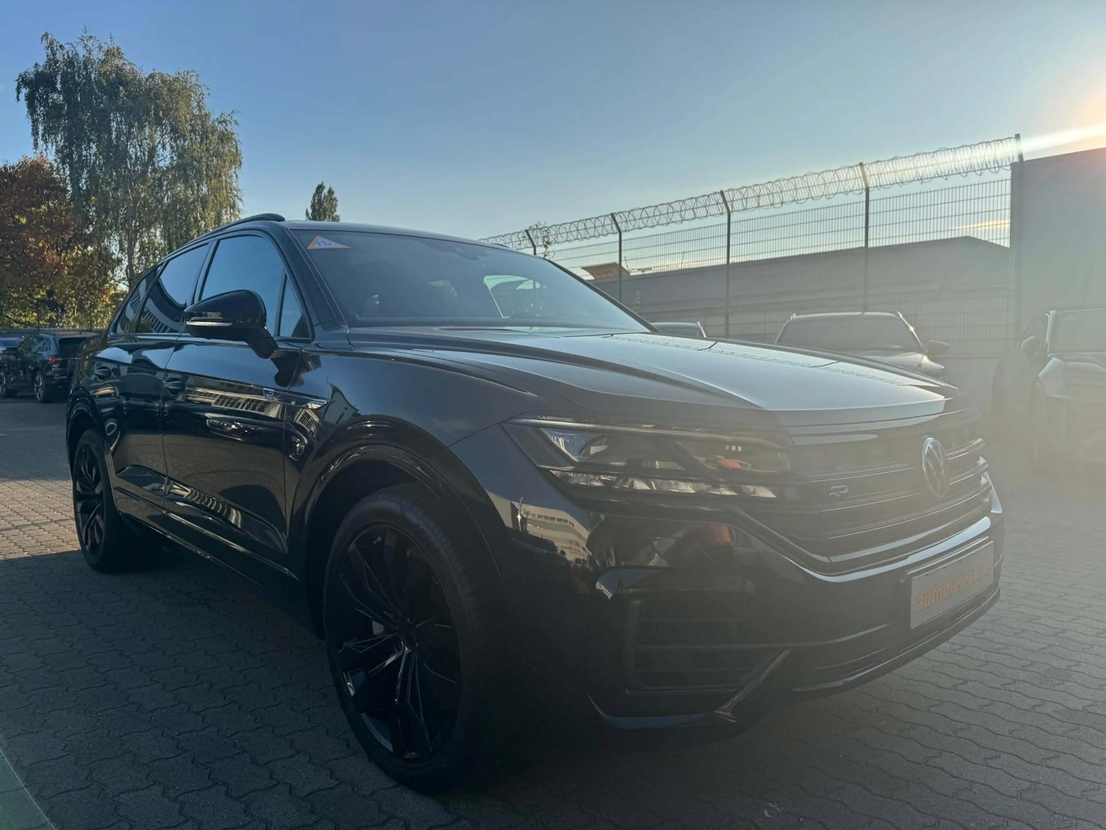 Volkswagen Touareg R e-Hybrid ACC AIR AHK PANO 360° 21Z — photo 5