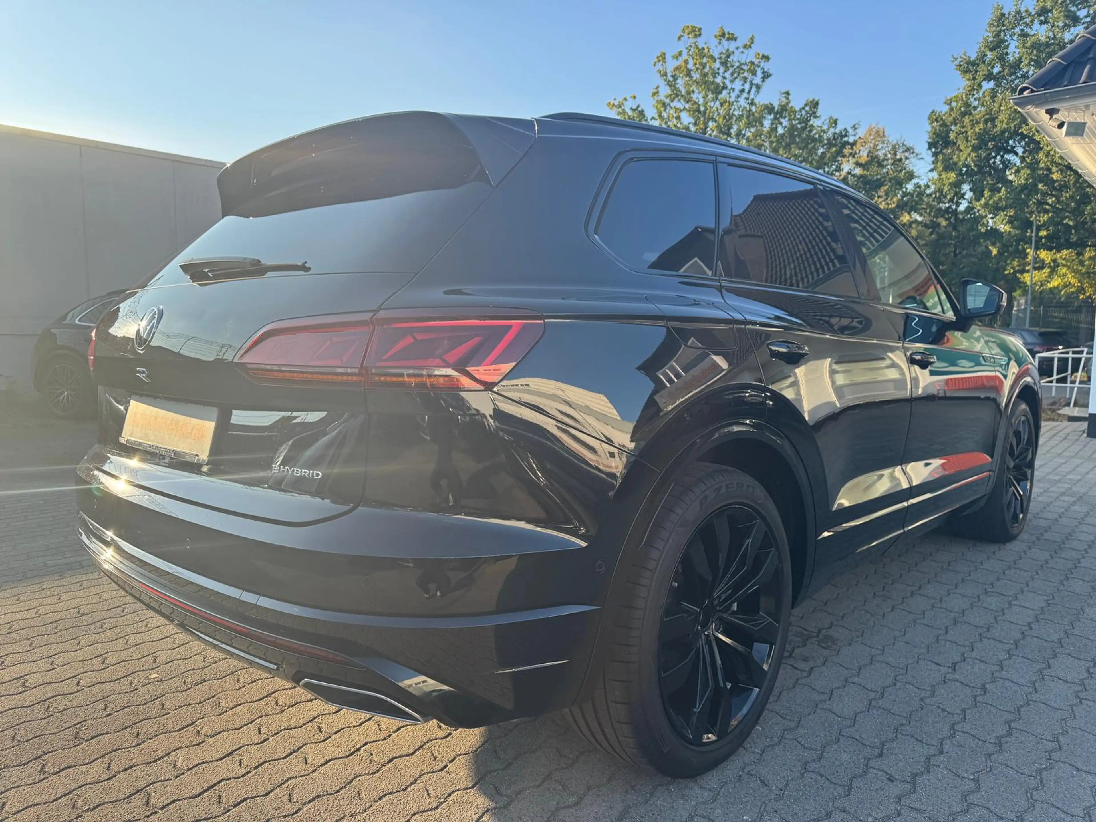 Volkswagen Touareg R e-Hybrid ACC AIR AHK PANO 360° 21Z — photo 7