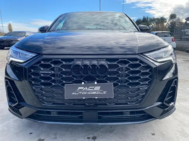 Audi Q3 view 4