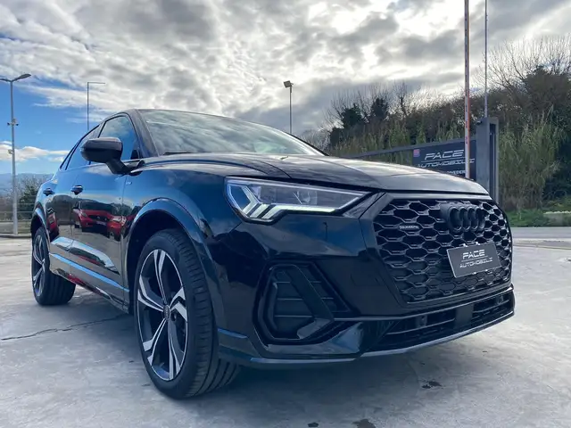 Audi Q3 view 6
