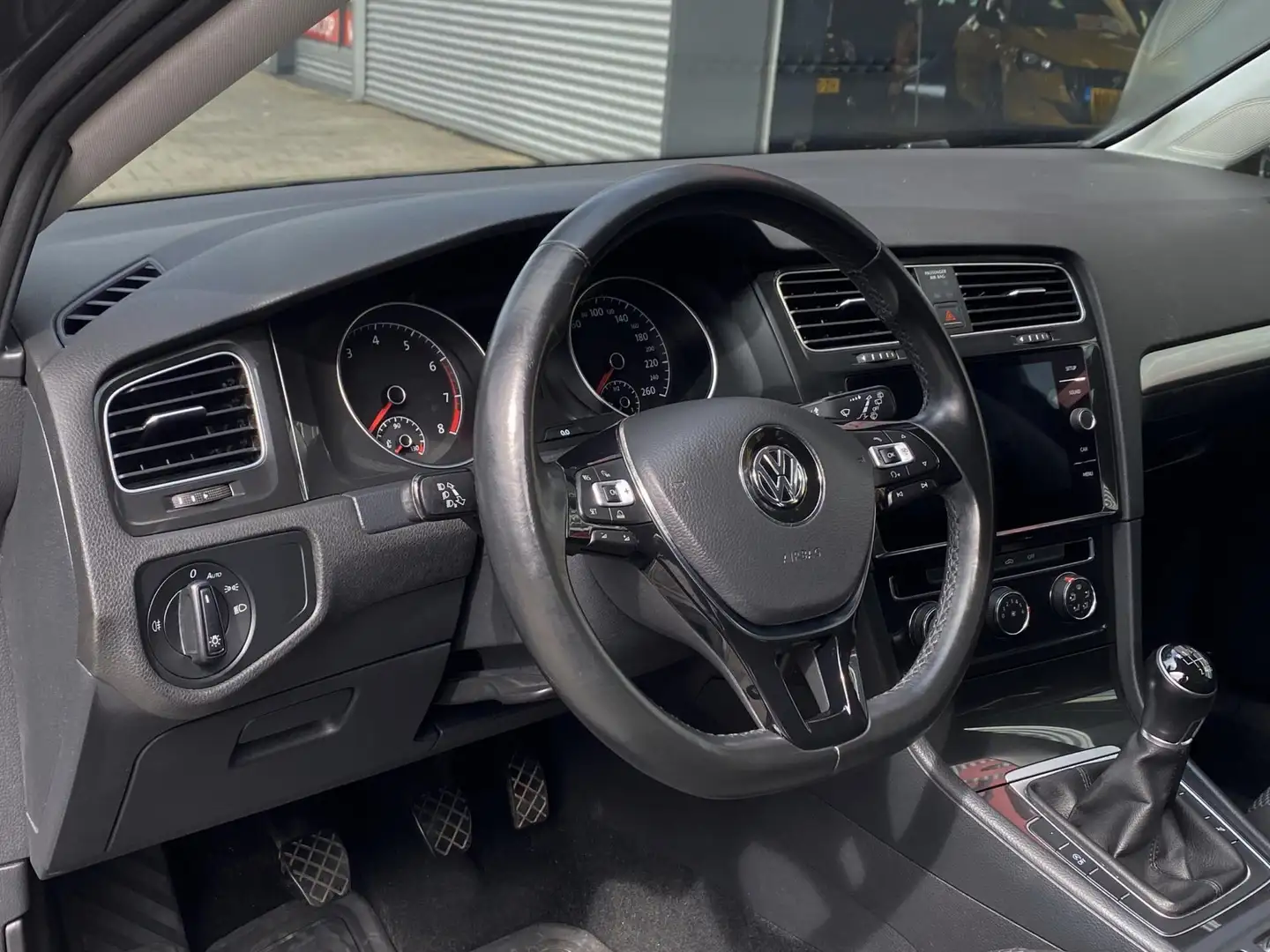 Volkswagen Golf Variant 1.0 TSI Trendline BMT - Airco I Sport velgen 19 in Grijs - 2