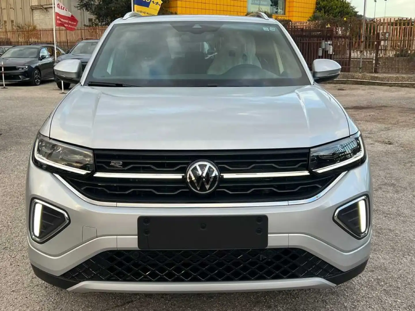 Volkswagen T-Cross 1.0 tsi R-Line Plus 115cv Grün - 2