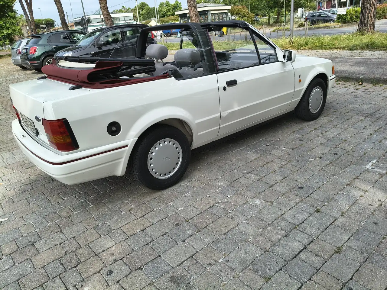 Ford Escort Cabrio 1.4 Ghia, foto 1