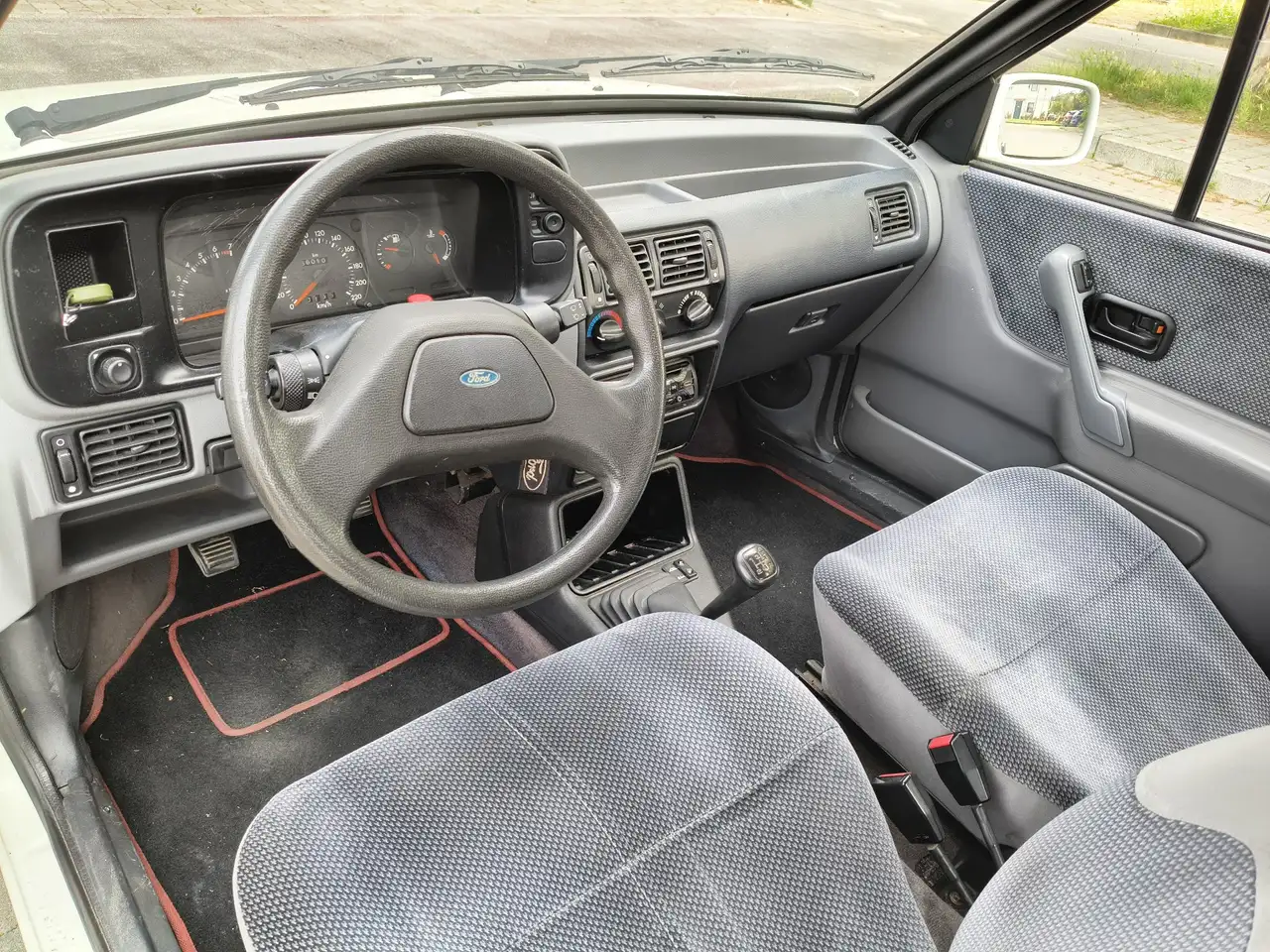 Ford Escort Cabrio 1.4 Ghia, foto 2