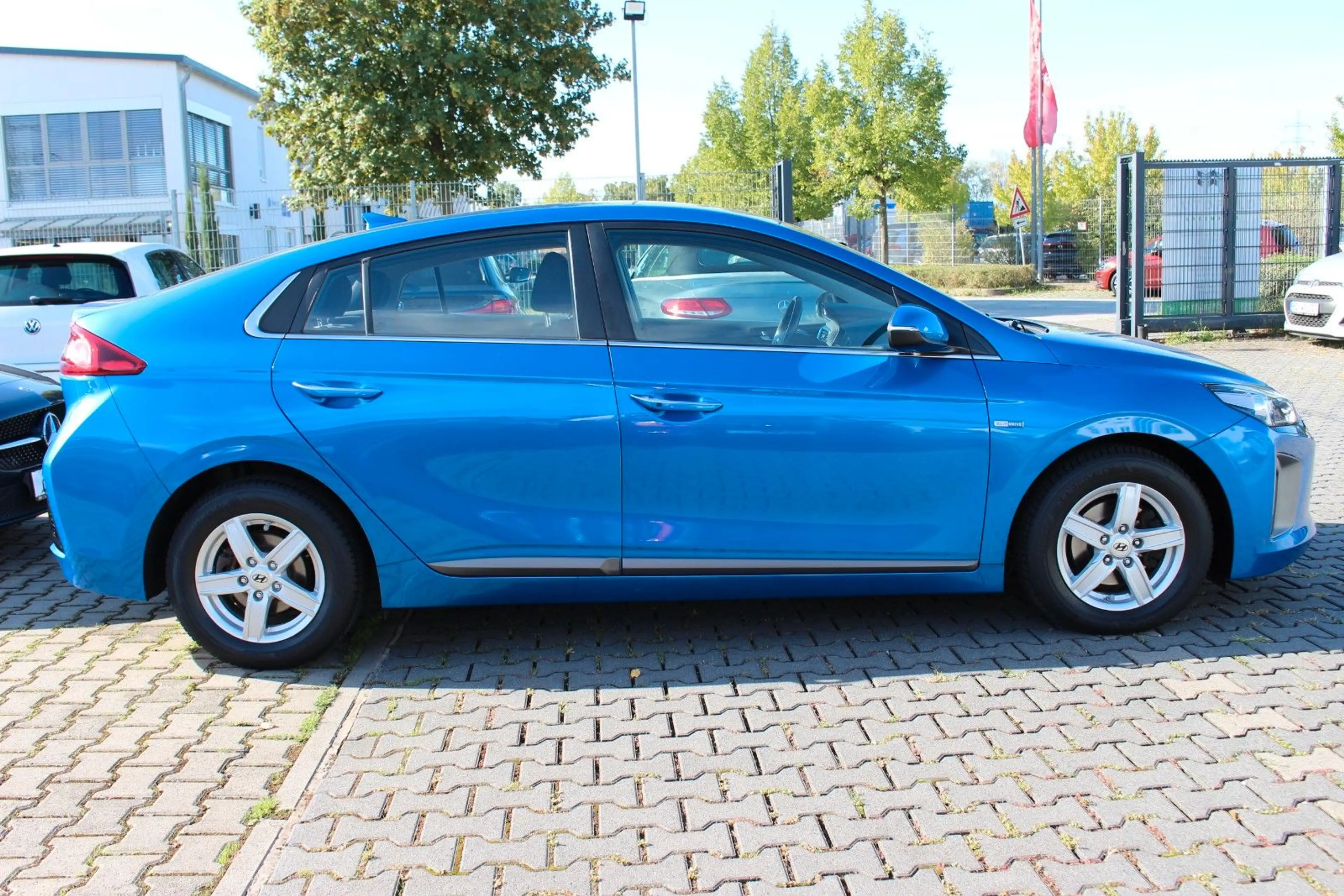 Hyundai IONIQ 1.6l GDi HYBRID/VOLL SHEFT/LED/NAVI/SHZ/ — photo 4