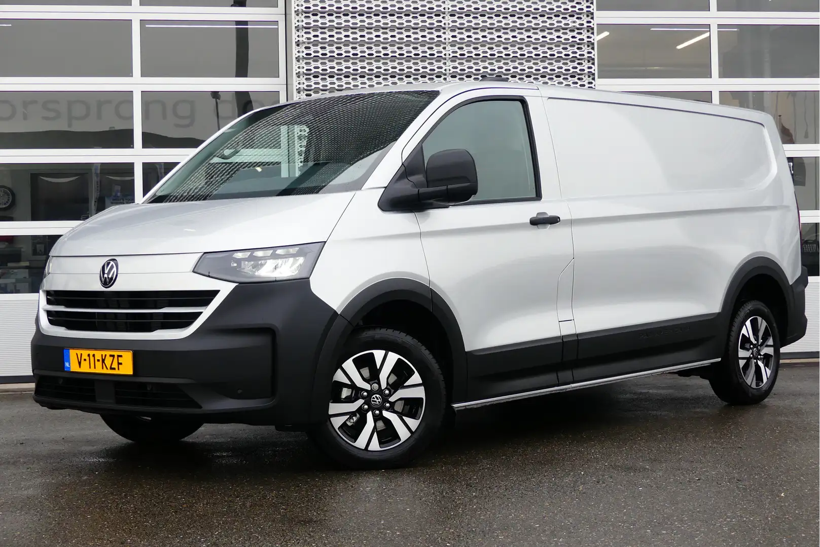 Volkswagen Transporter 2024 | PanAmericana | Automaat 150 pk | Trekhaak | Szürke - 1