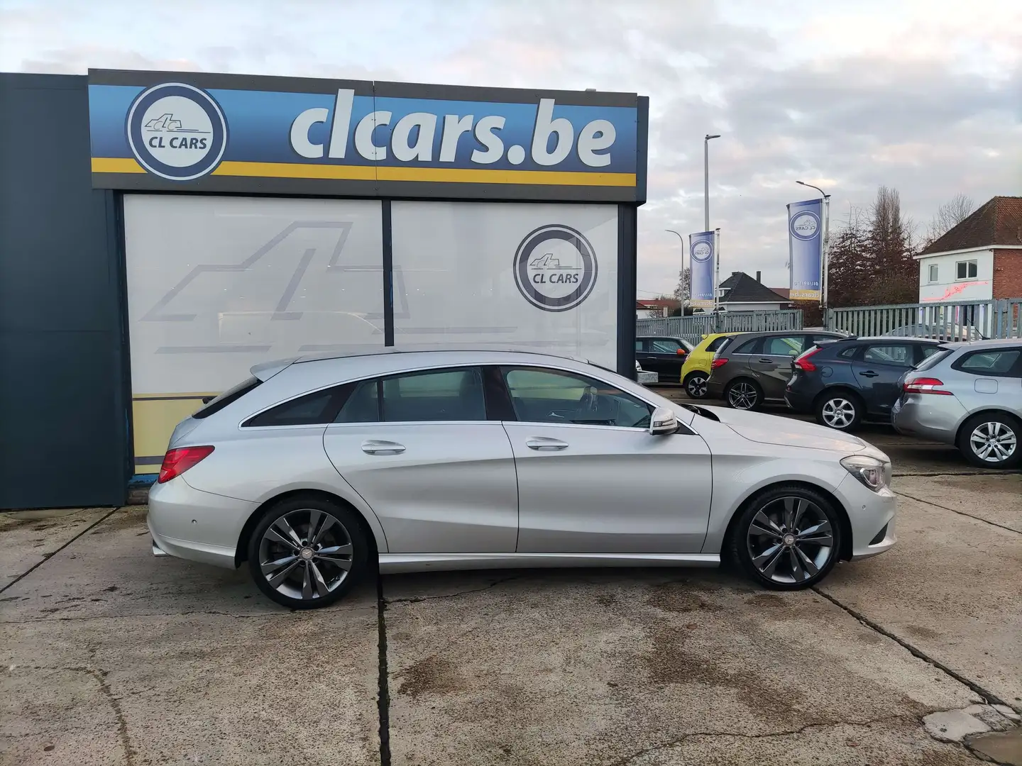 Mercedes-Benz CLA 180 d/Euro6/ShootingBreakNavi/Pdc/Bluetooth/Alus Gris - 2