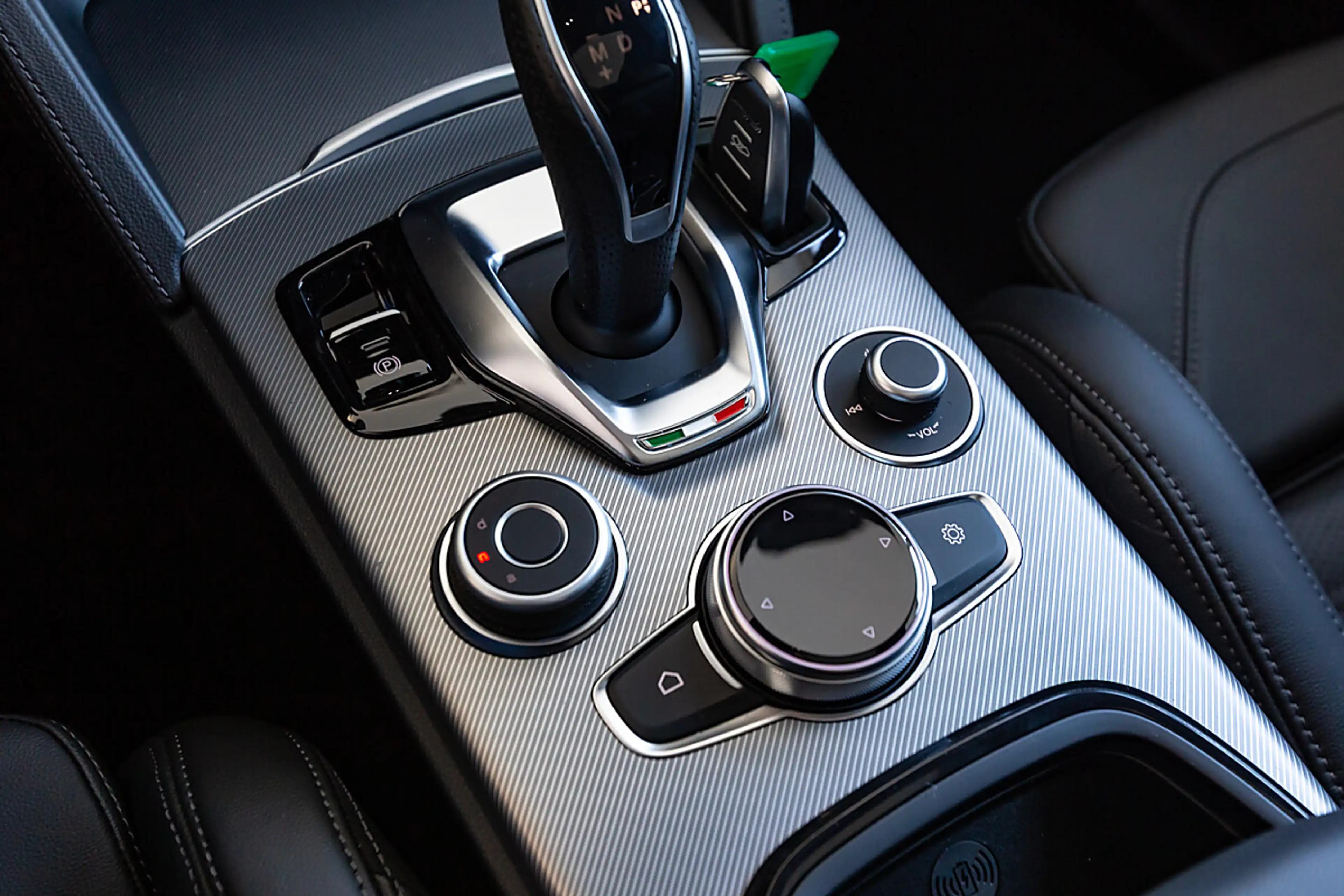Alfa Romeo Stelvio 2.2 JTDM Veloce Q4 (EURO 6e) — photo 10