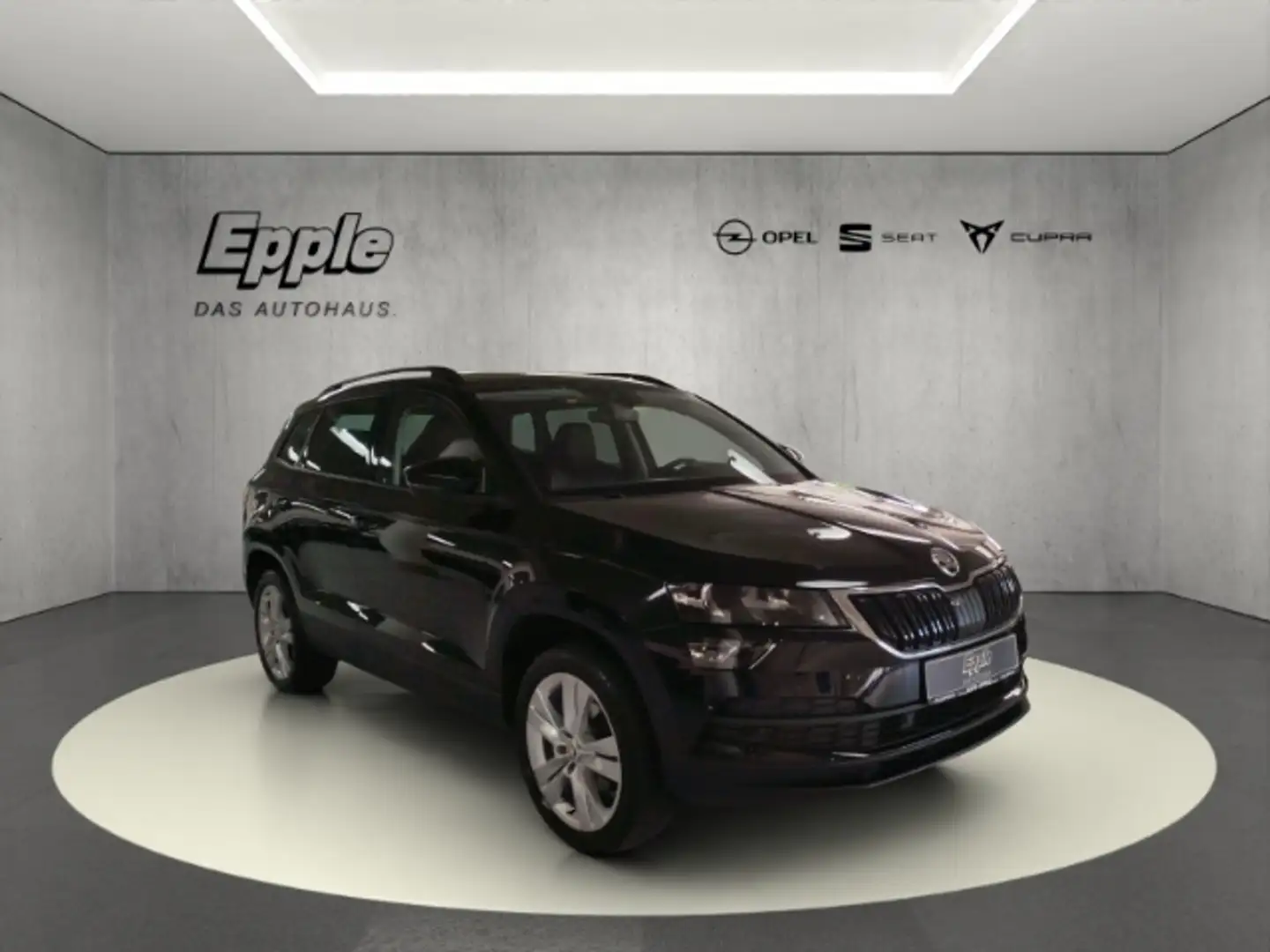 Skoda Karoq Style Leder el.Panoramadach Rückfahrkamera SHZ Černá - 1